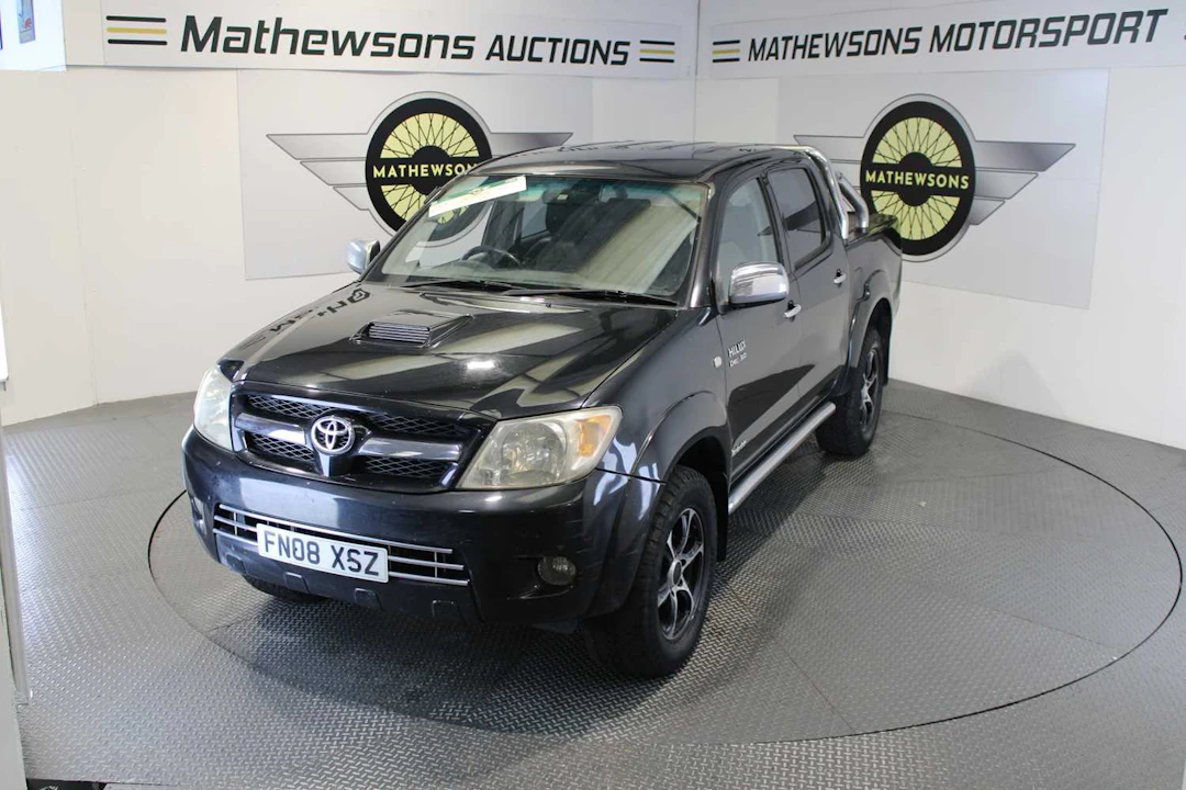 TOYOTA HILUX INVINCIBLE D-4D