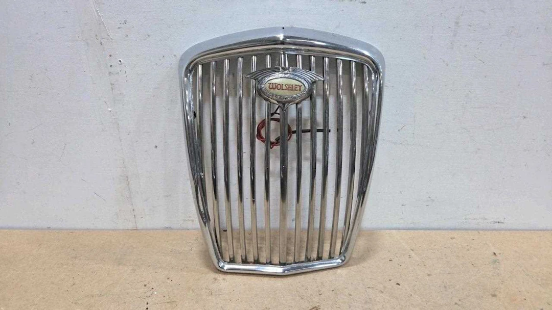 WOLSELEY CAR GRILL WITH LIGHT UP BADGE