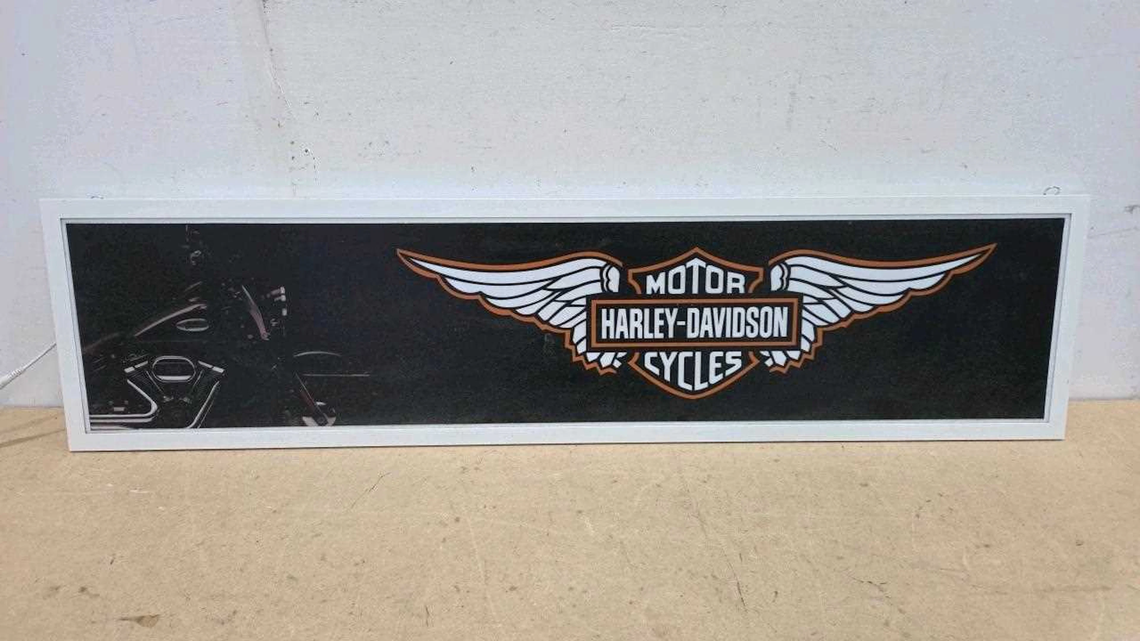 HARLEY DAVIDSON MOTOR CYCLES , ILLUMINATED SIGN 47" X 12"