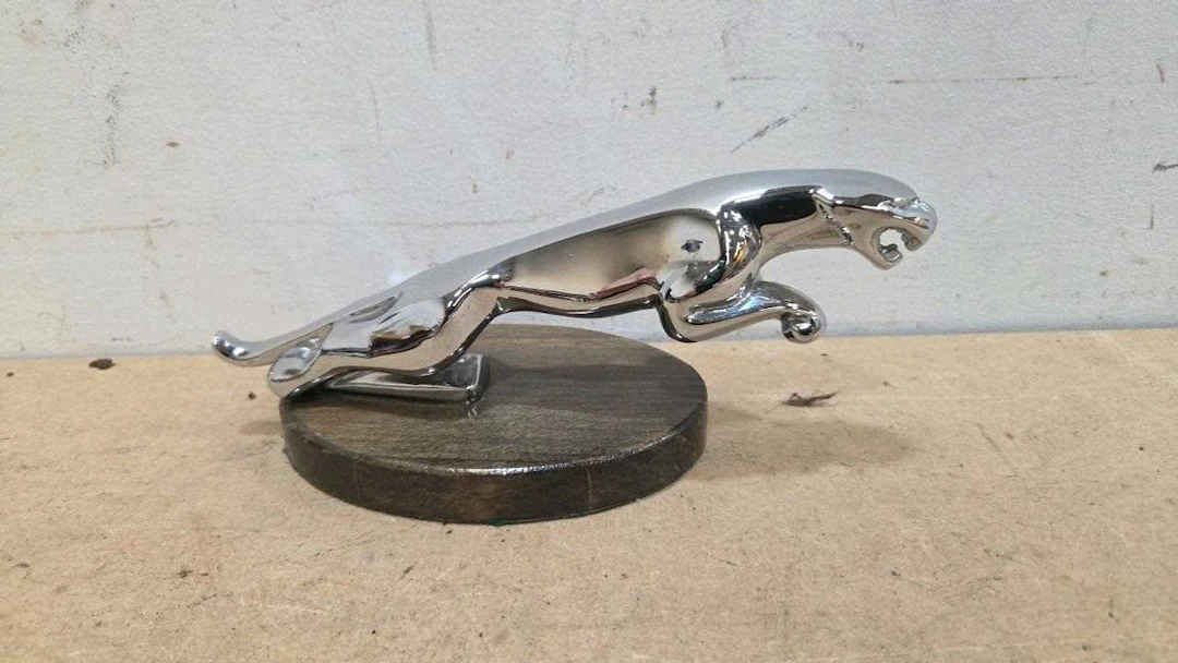 JAGUAR BONNET MASCOT 8" X 3"