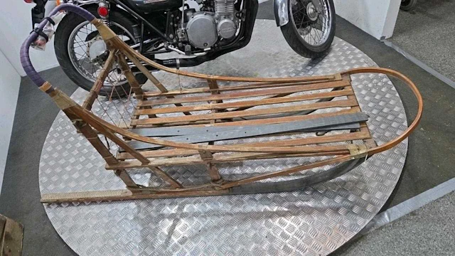HUSKY DOG SLED DELUXE GT ( SL3DGE) K9