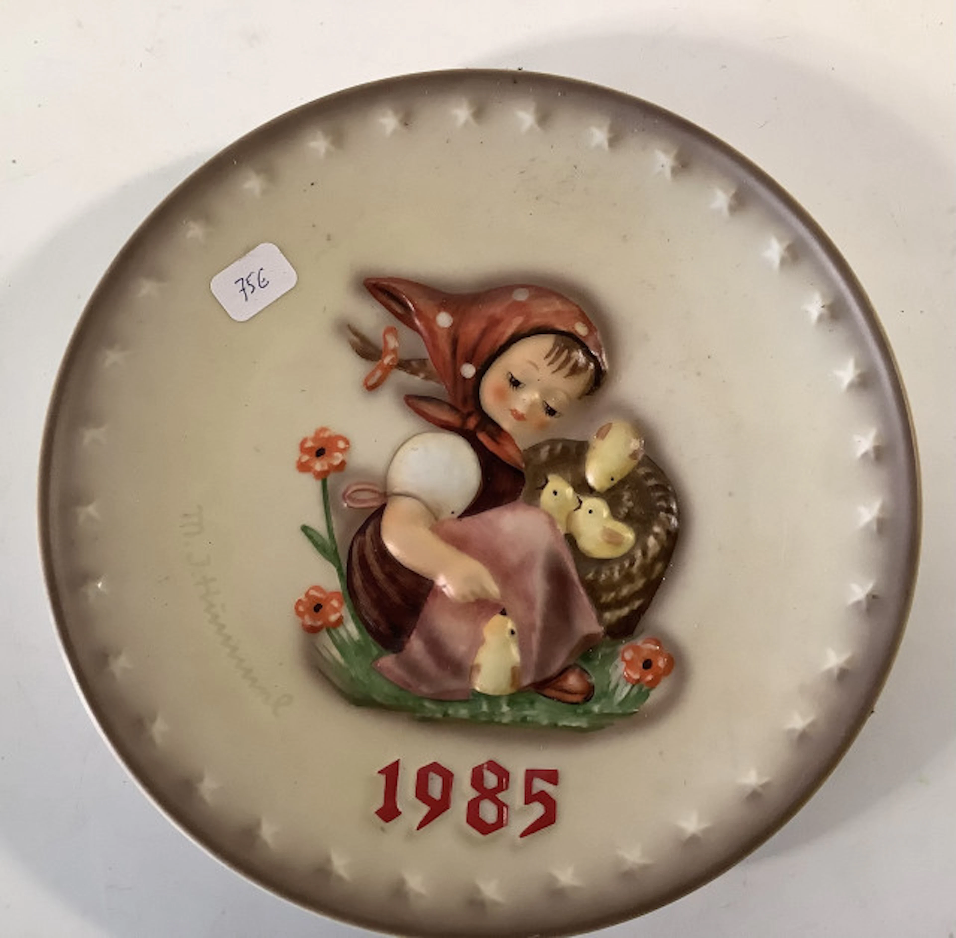 30 - Käsinmaalattu vuosilautanen 1985