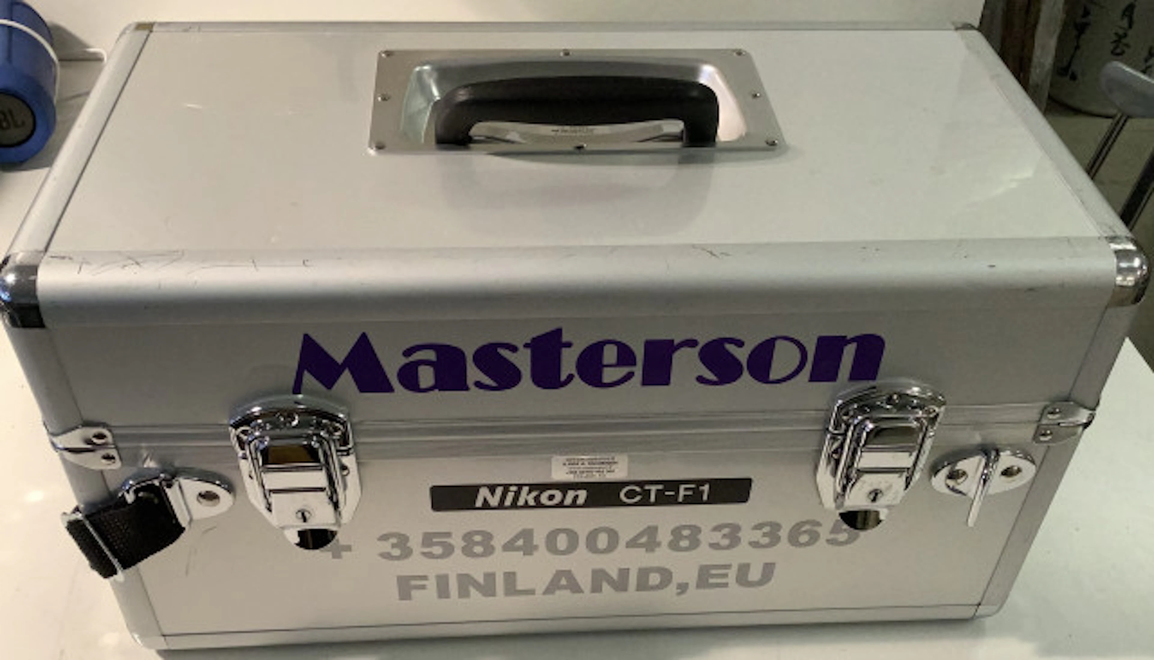 155 - Nikon alumiinilaukku