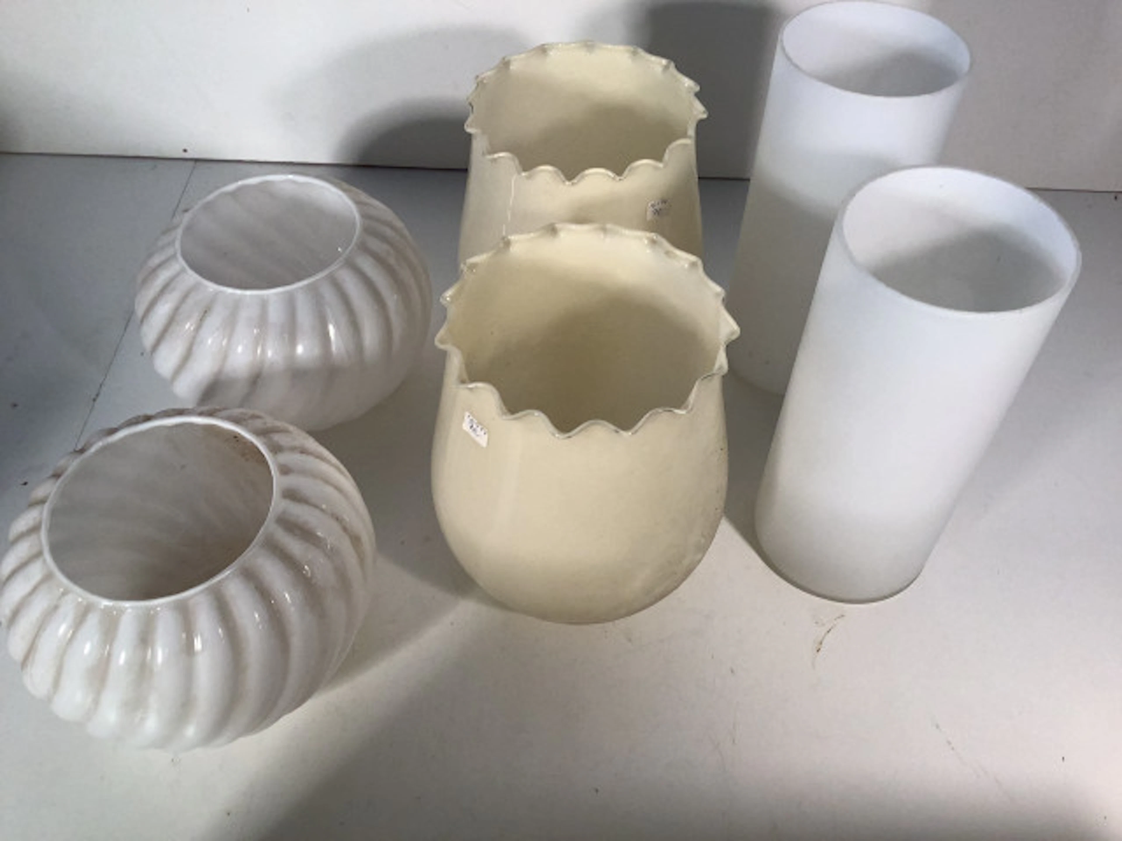 13 - Lampun kupuja ja kristallilampun osia