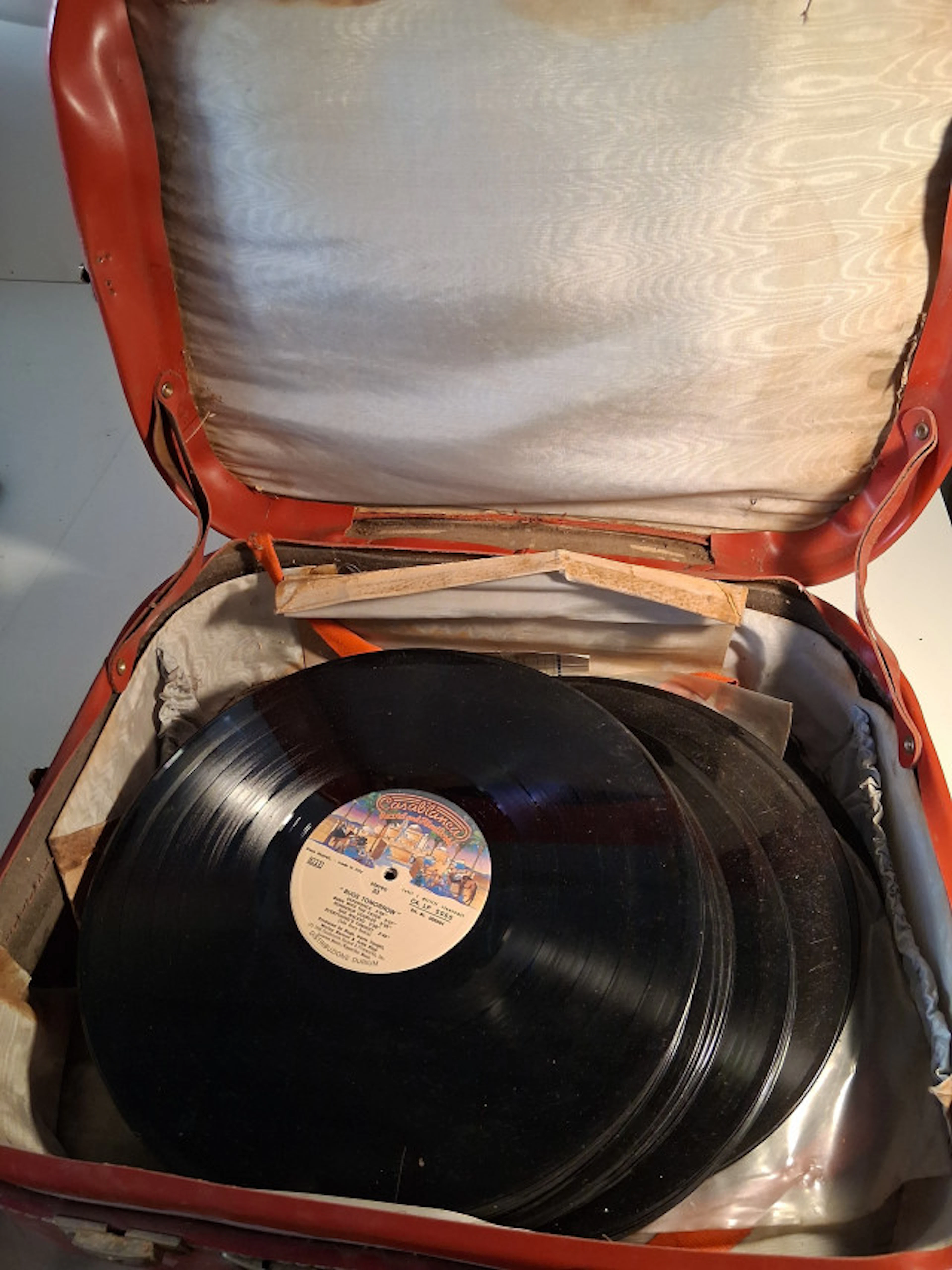 82 - Remun LP levyjä matkalaukullinen