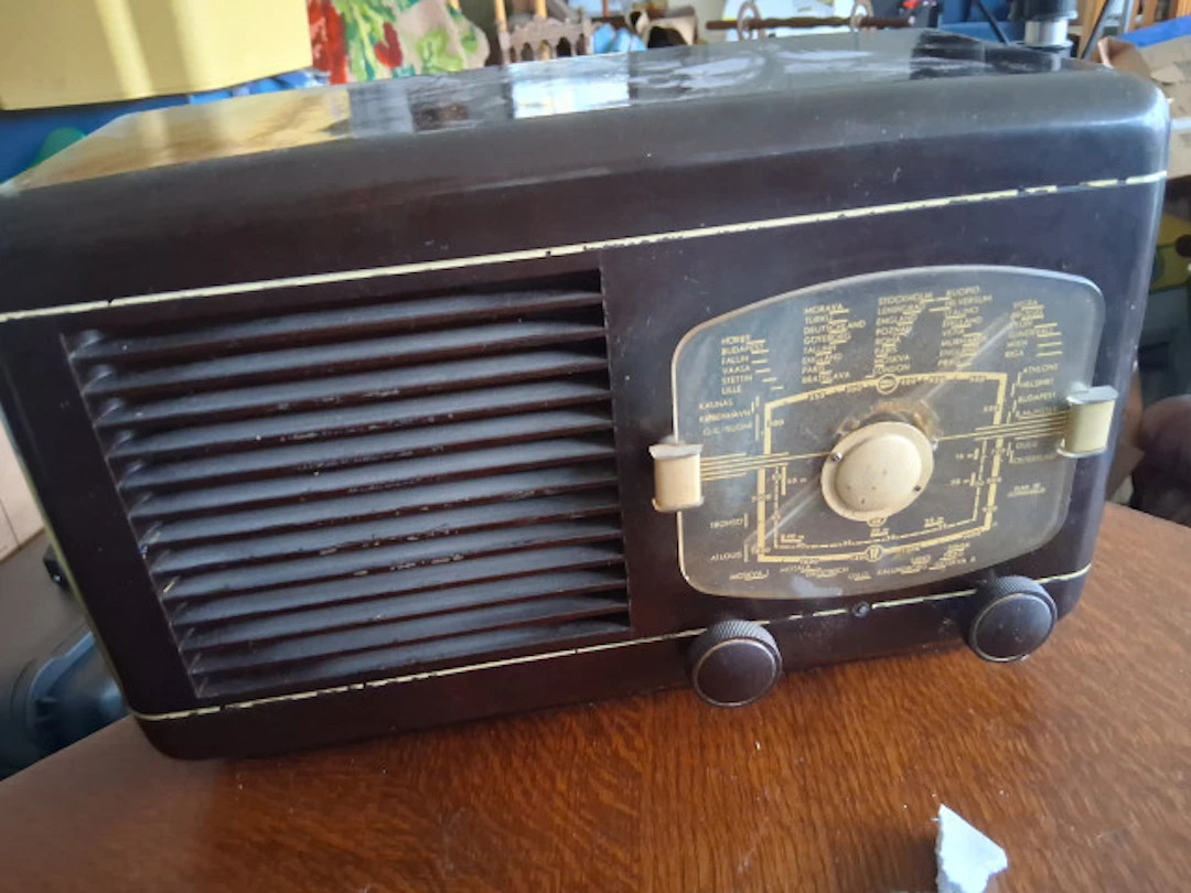 64 - Radio