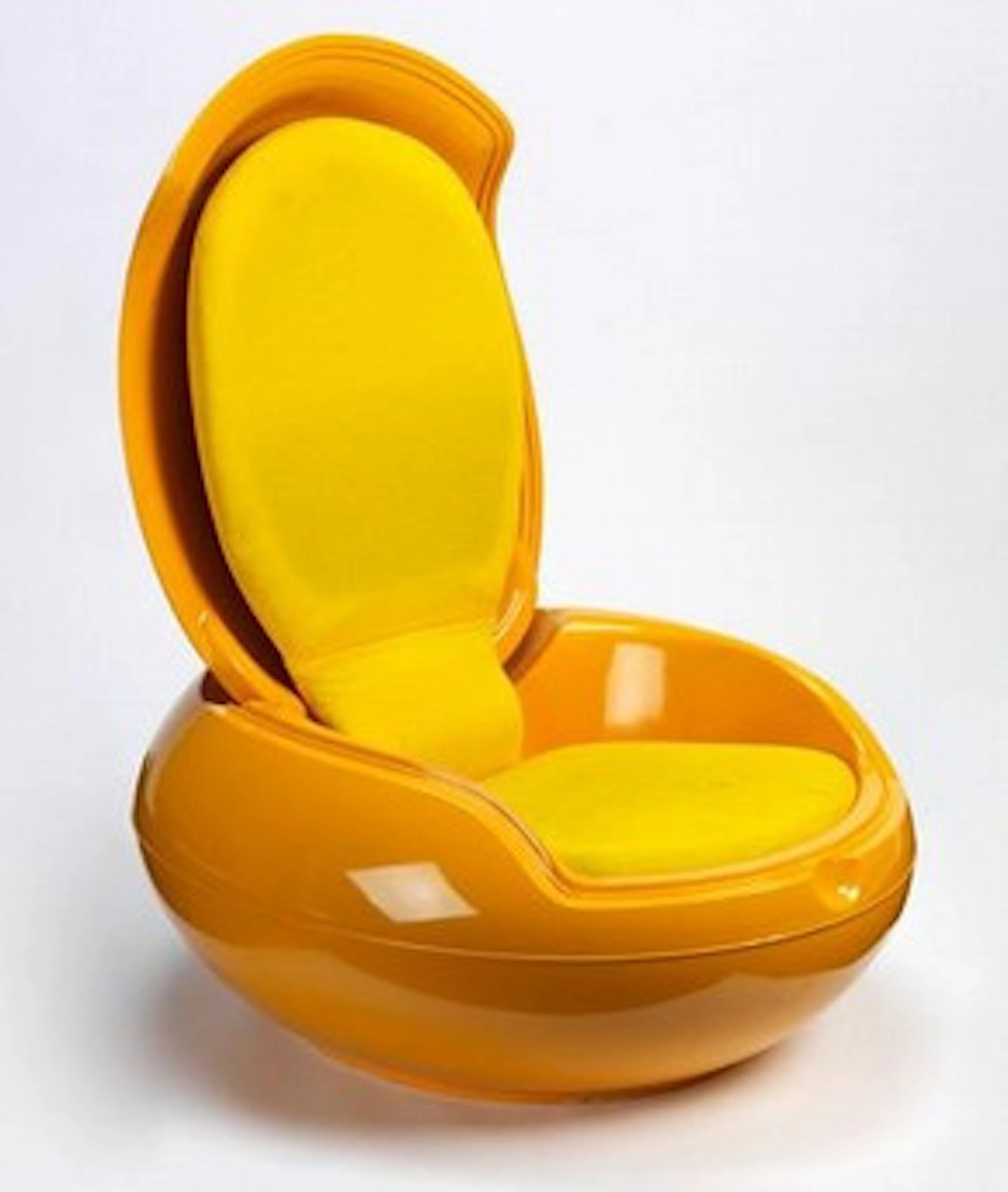 116 - Garden Egg/ Senftenberg Egg Chair, chair, Peter Ghyzczy, 1968.