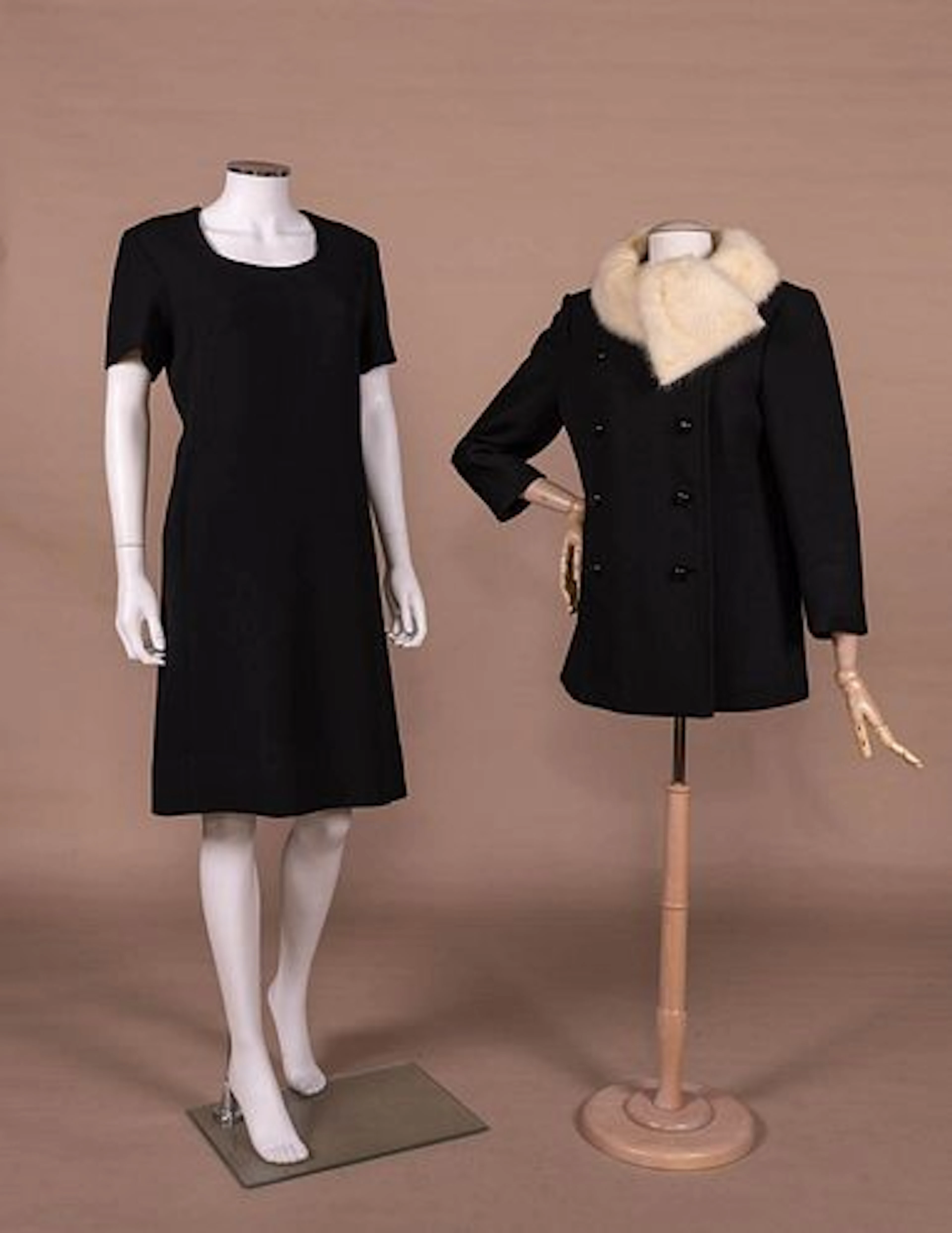 CHIC BLACK WOOL TWILL & MINK DRESS SET, C. 1960