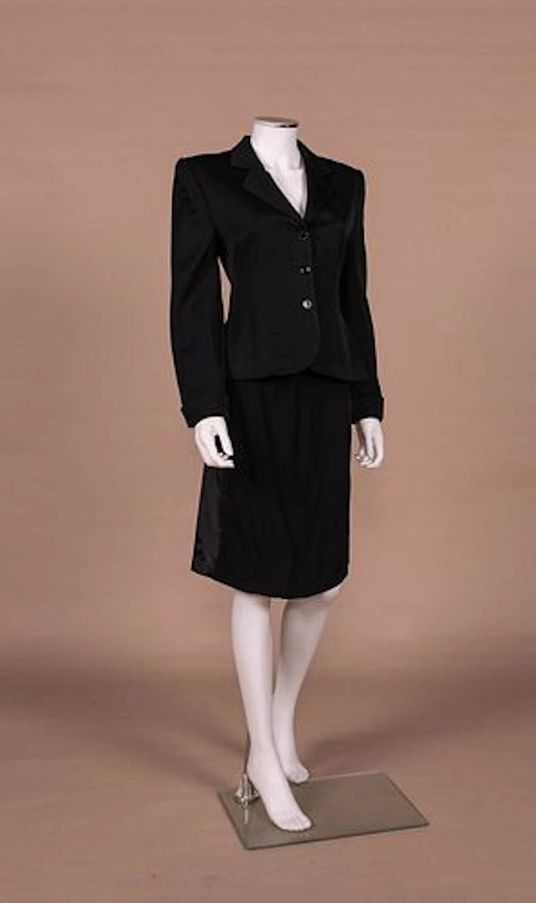 MARY ANN RESTIVO ELEGANT SKIRT SUIT, 1990S
