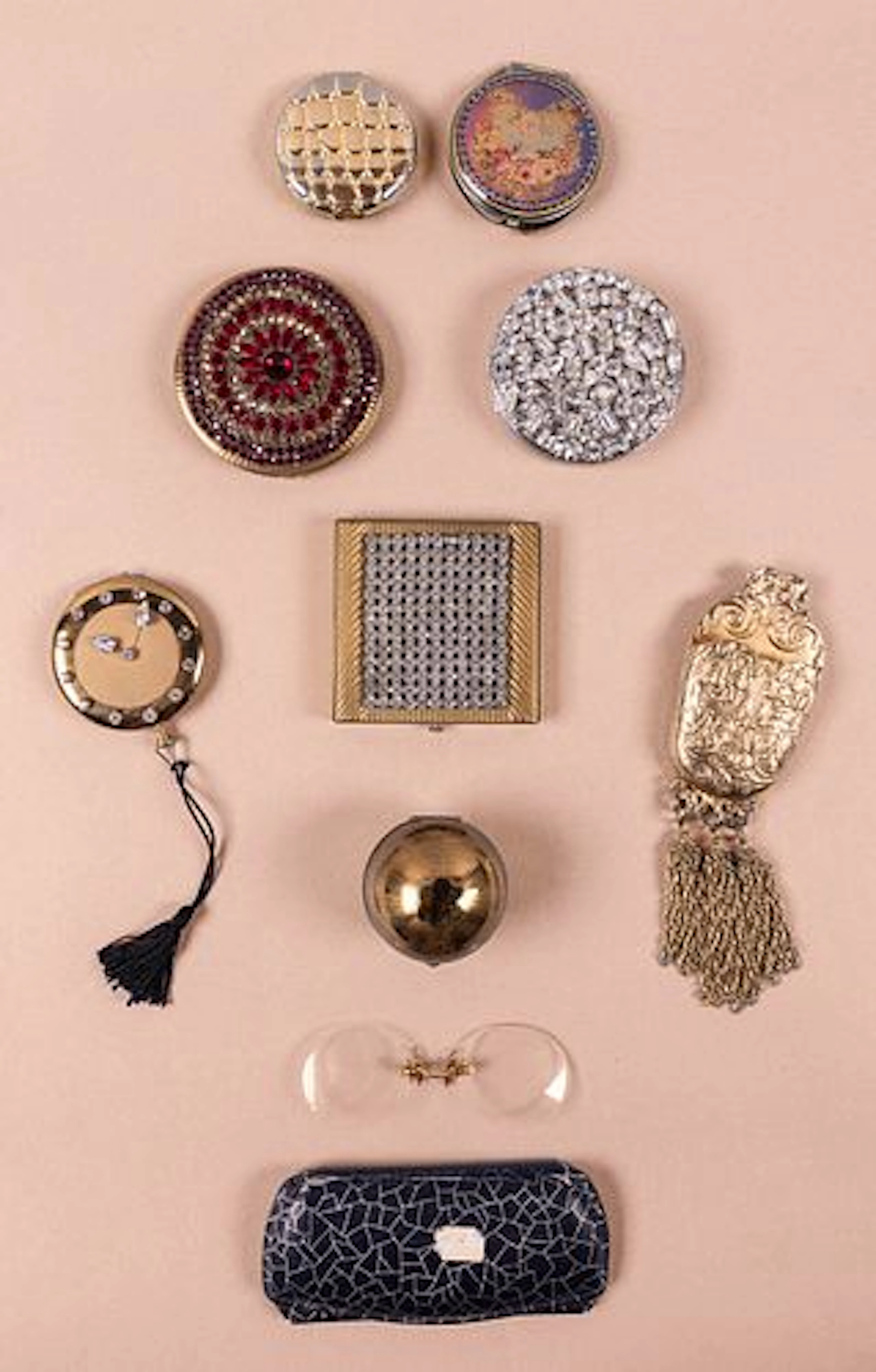COLLECTION OF NINE COMPACTS & ACCESSORIES, MID-LATE 20TH C