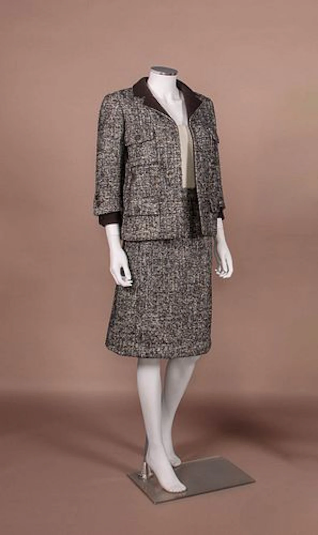 NORMAN NORELL HERRINGBONE SKIRT SUIT, 1960S