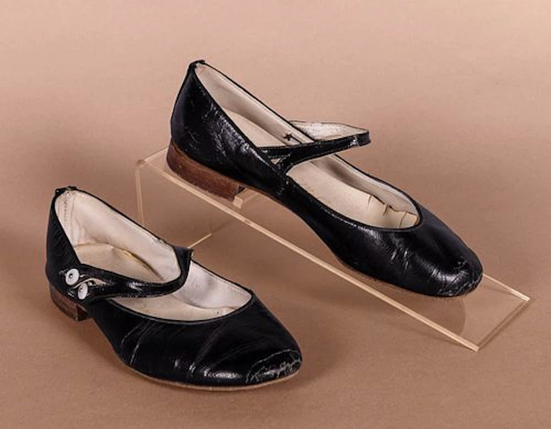 CLAIRE MCCARDELL GIRLS’ MARY JANE SHOES, 1950S