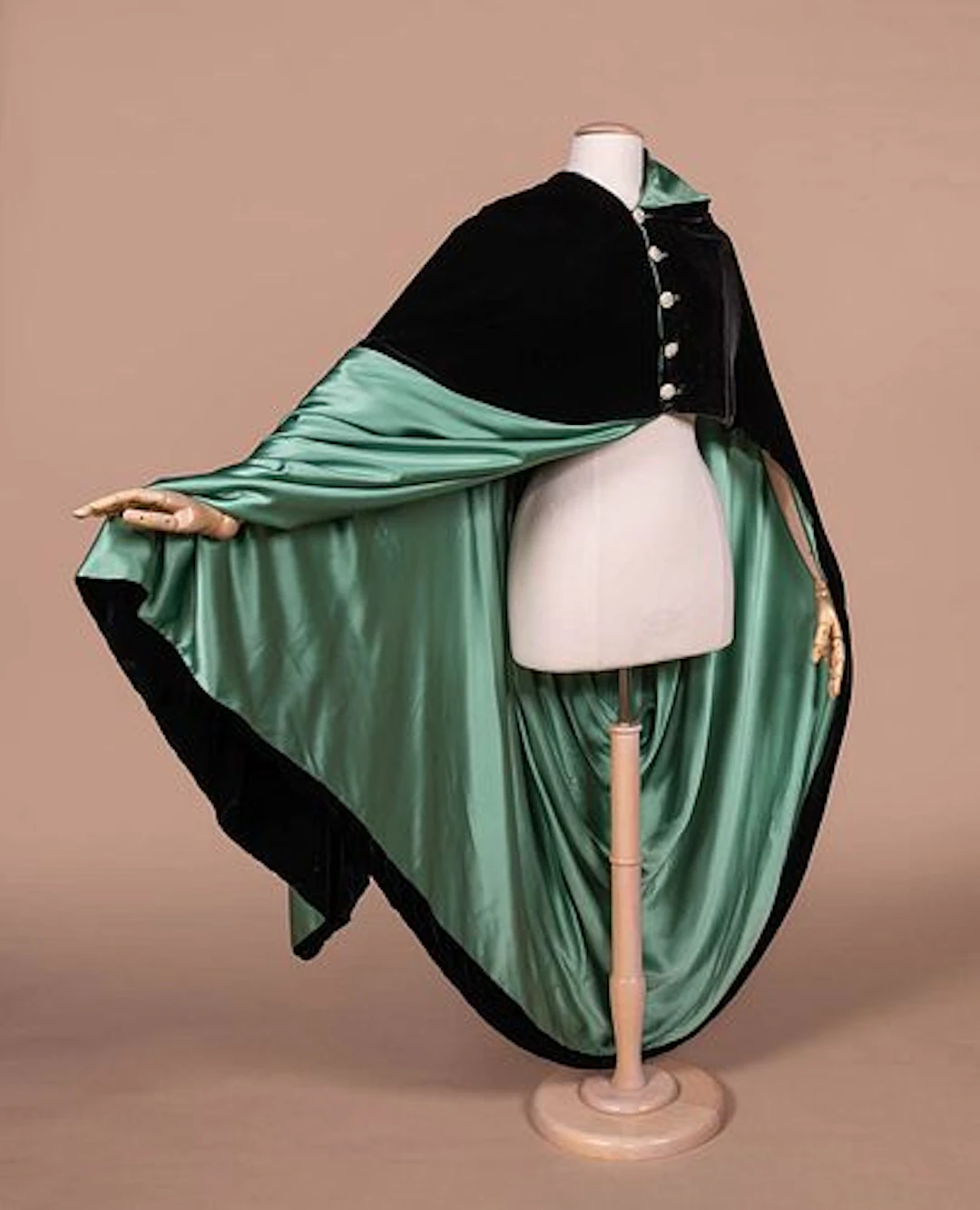 ASYMMETRICAL VELVET & SILK CHARMEUSE EVENING CAPE, 1930S