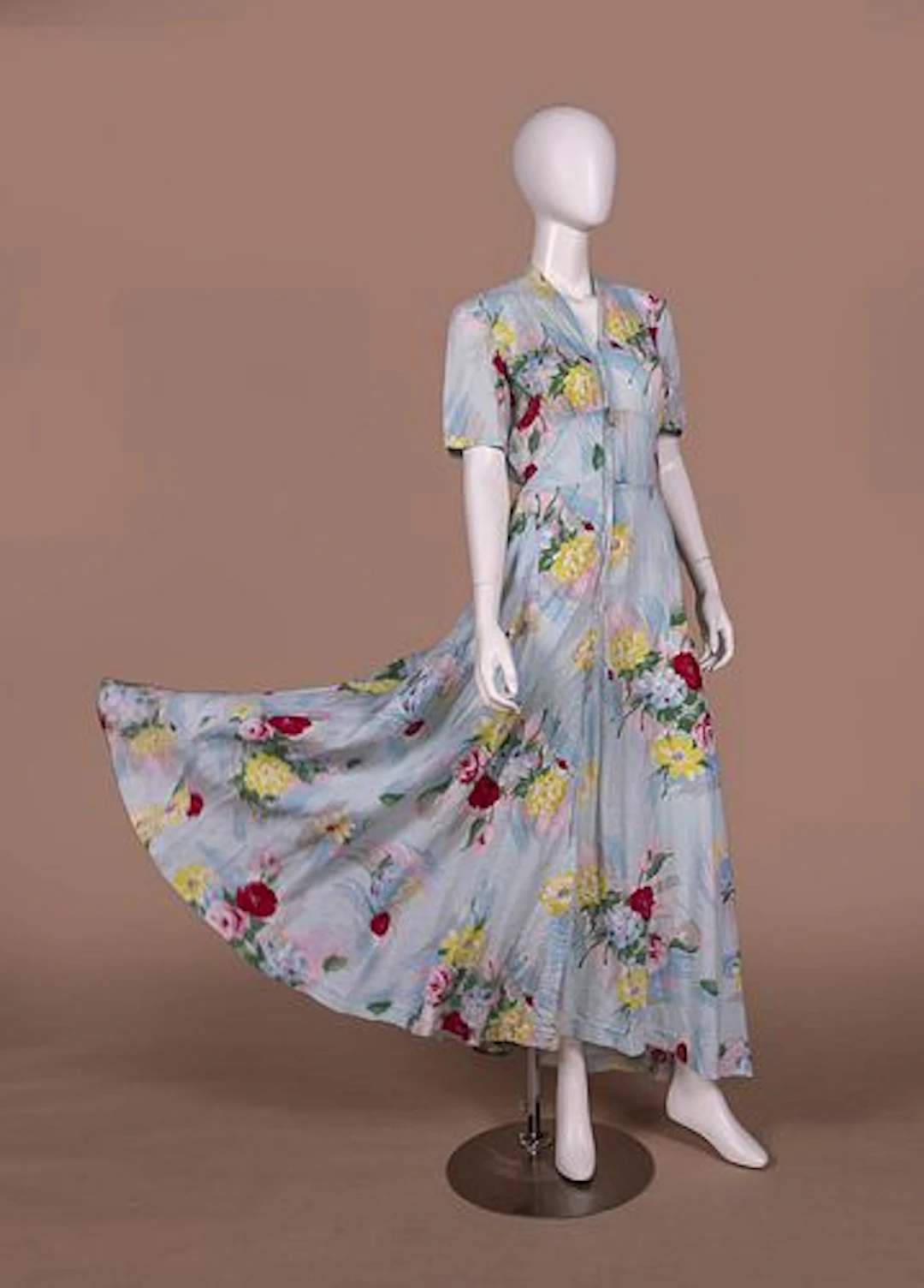 PRINTED SEERSUCKER HOSTESS GOWN, 1940S