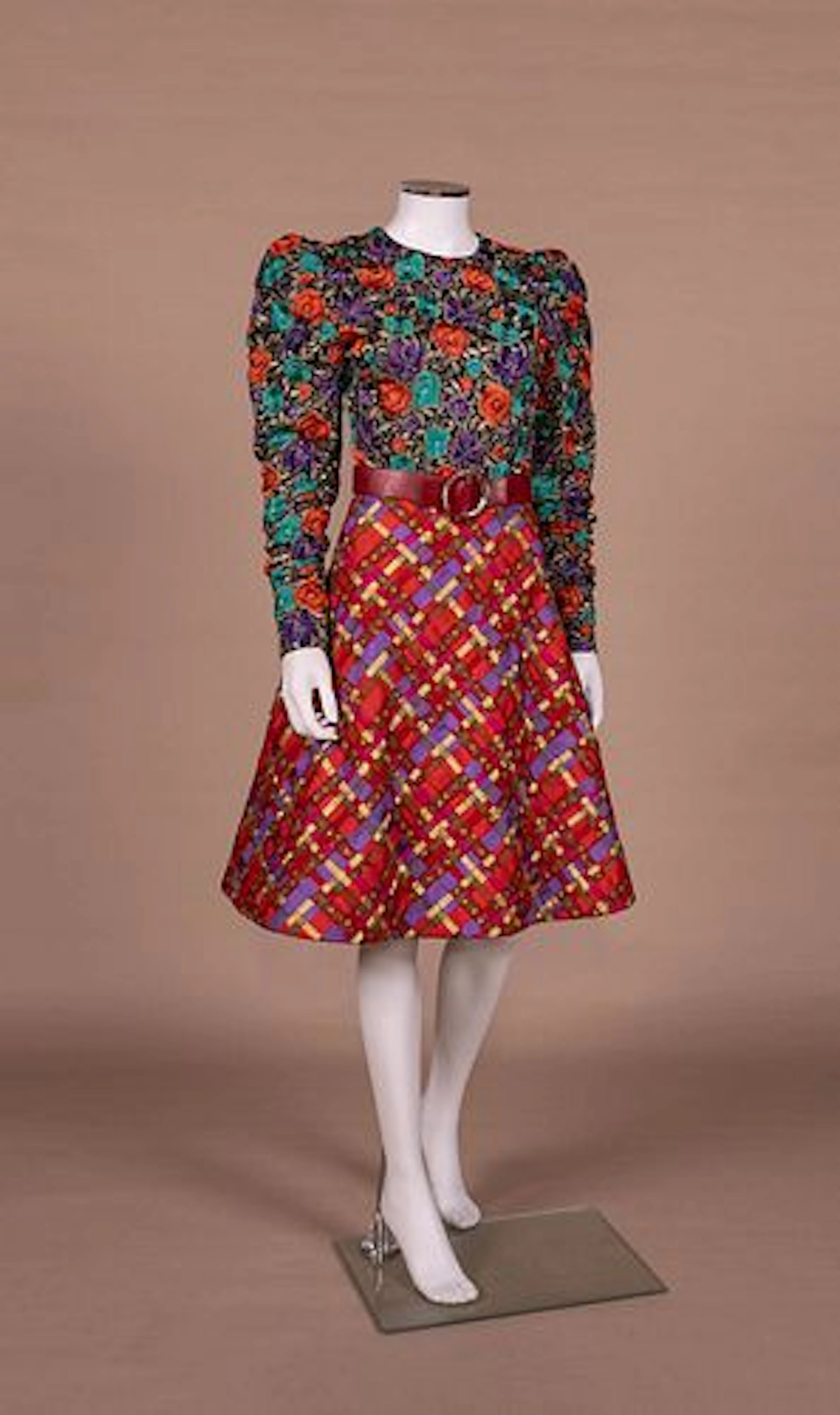 ARNOLD SCAASI METALLIC EMBROIDERED DINNER DRESS, 1980S