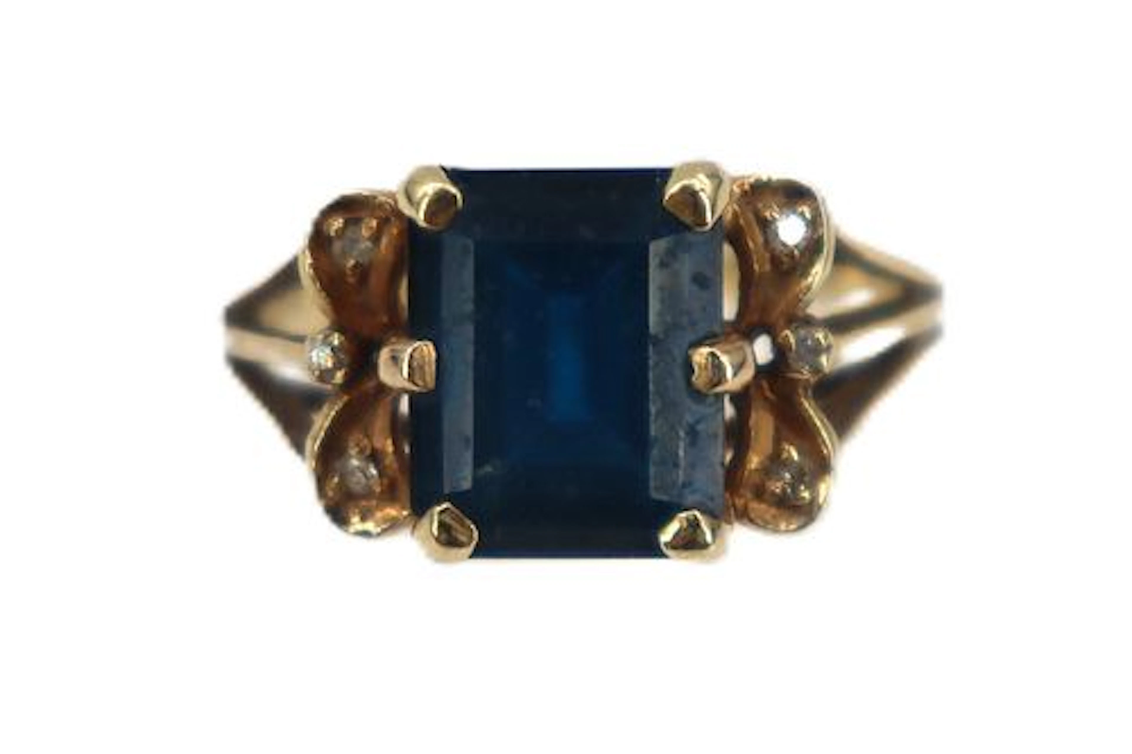 14k Gold, Sapphire and Diamond Ring - RS: 7.25 - Gross 3.8 g.