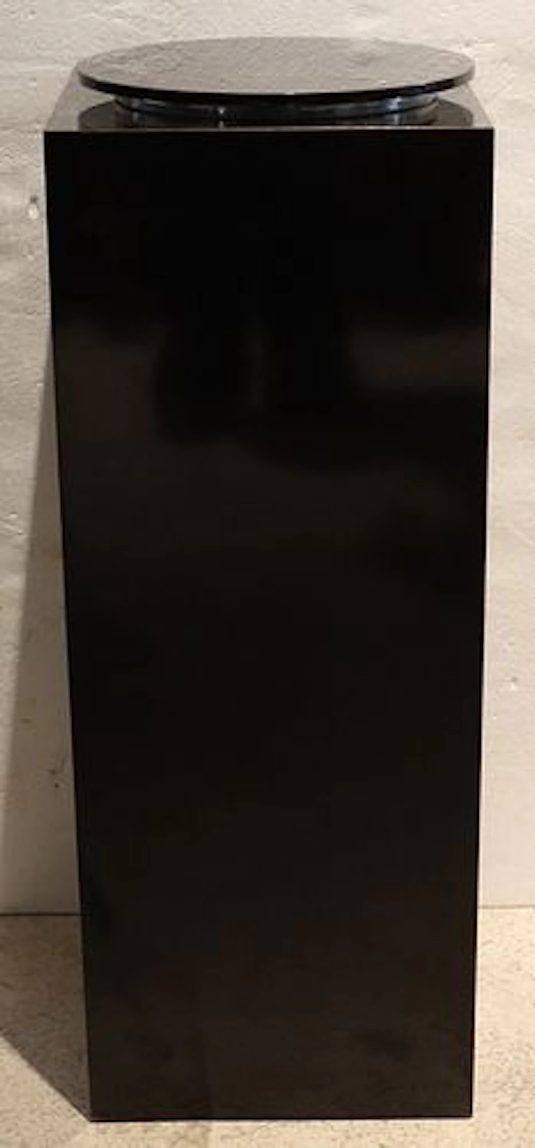 Modern Lacquered Wood Display Stand with Lazy Susan