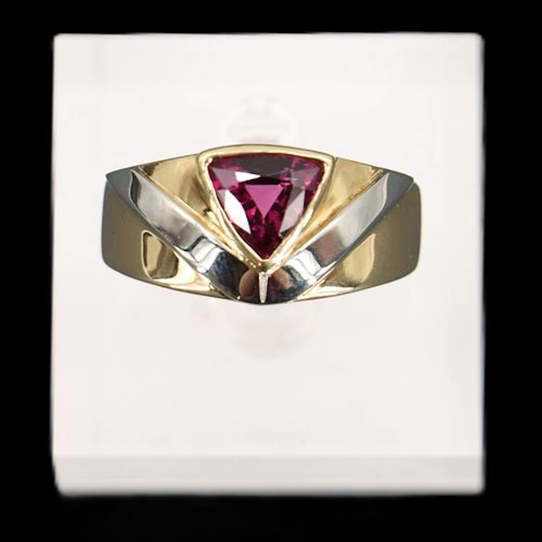 Marked 18k Two Tone Gold and Rhodolite Ring - RS: 10.5 - Gross 16.7 g.