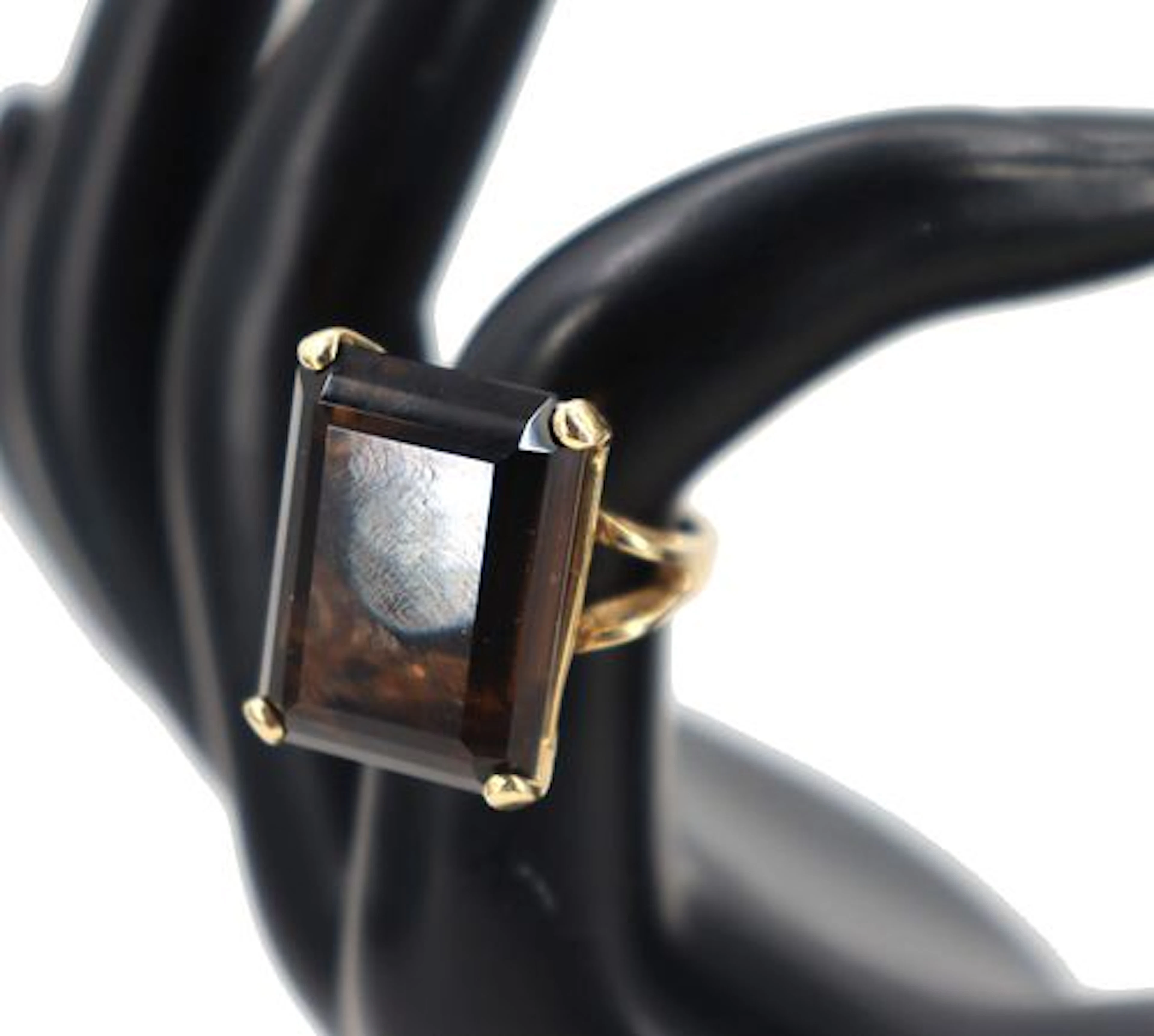 10k Gold and Smokey Topaz Ring - RS:6 - Gross 9.3 g.