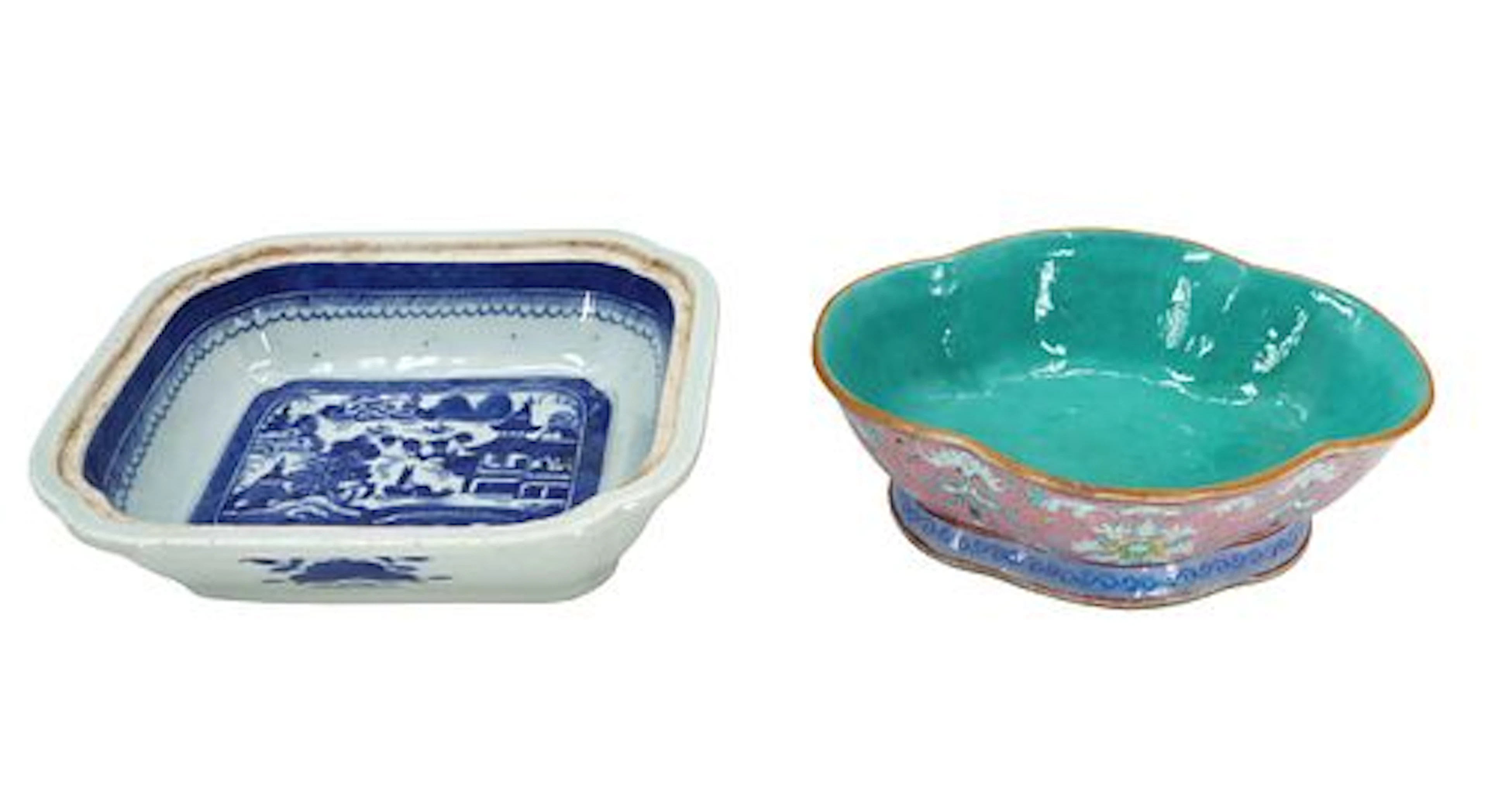 (2) Chinese Qing Dynasty Porcelain Bowls