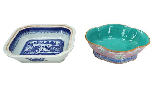 (2) Chinese Qing Dynasty Porcelain Bowls