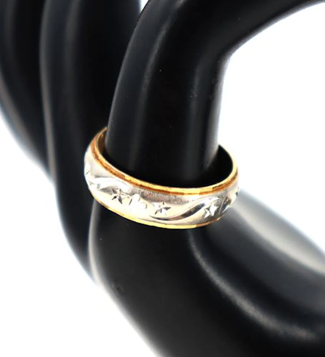 Two Toned Marked 14k Gold Band - RS 9.25 - 5.5 g.