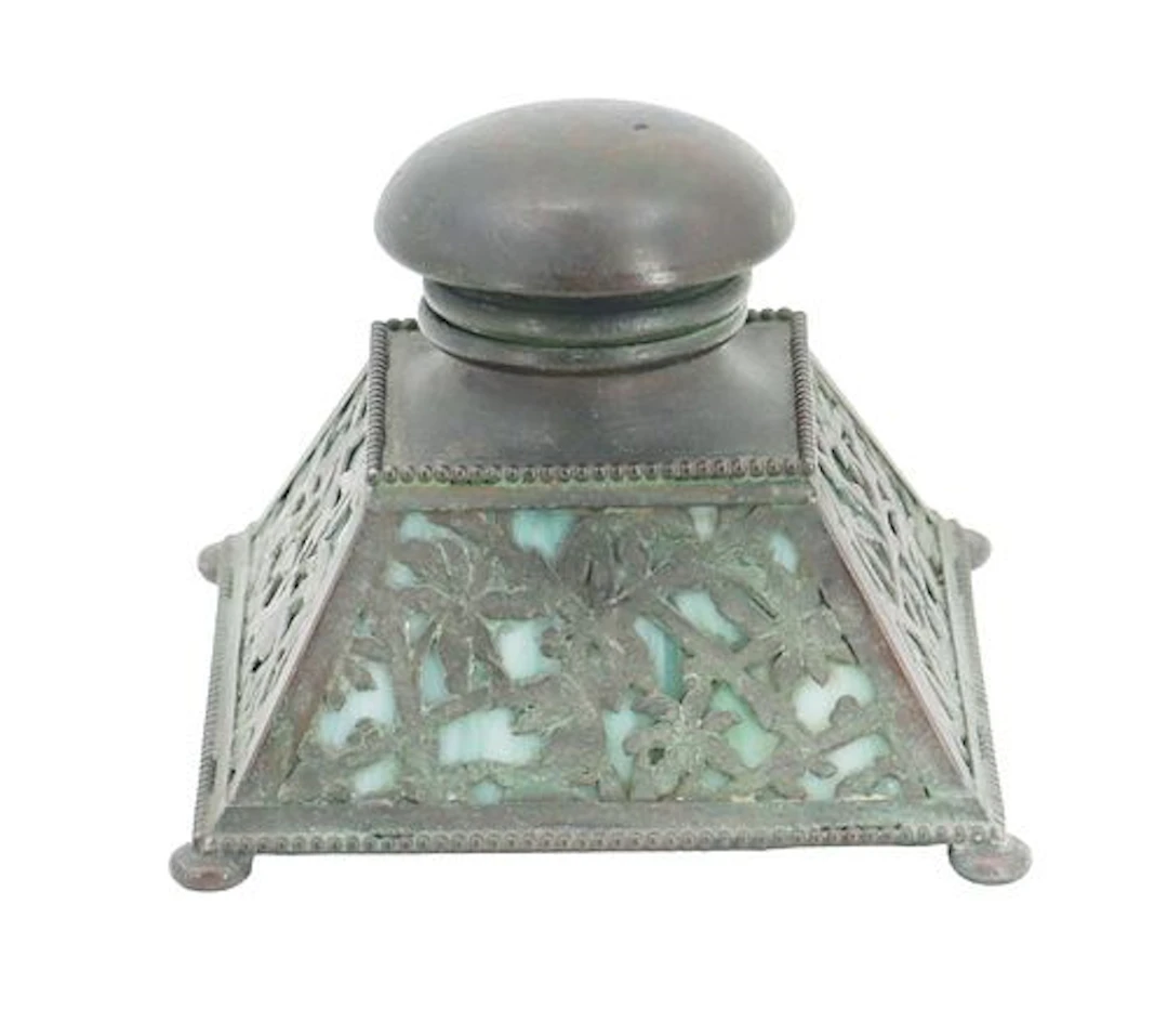 Tiffany Style Arts & Crafts Grapevine Pattern Green Slag Glass and