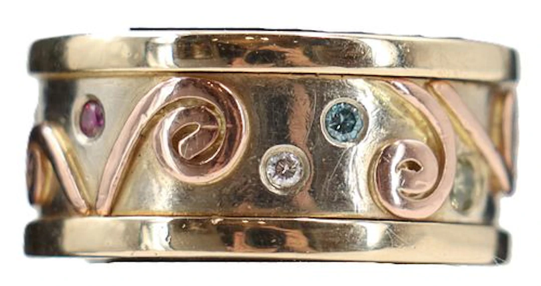 14k Gold and Diamond Ring - RS: 6.5 - Gross 11.3 g.