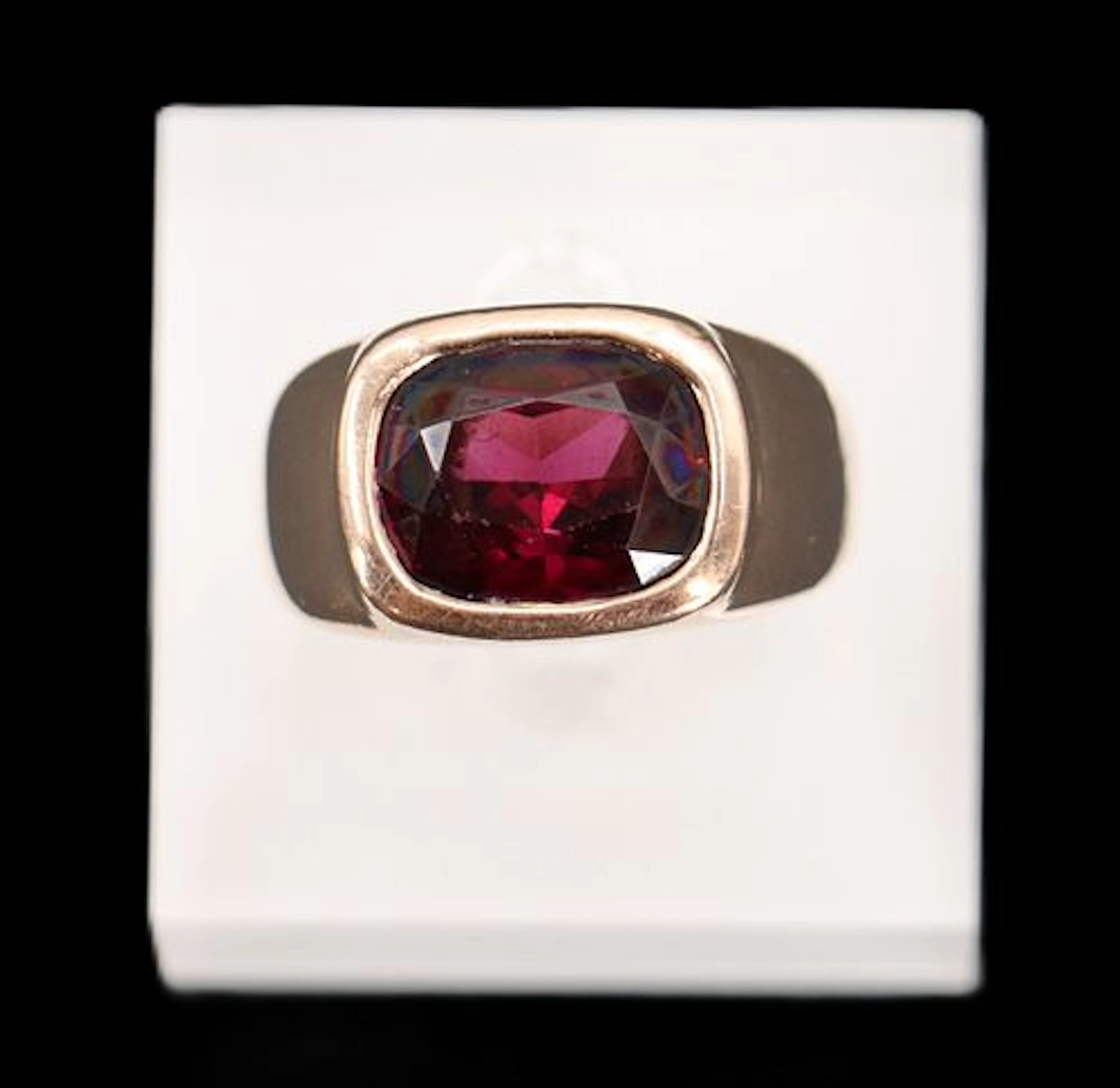 Marked 14k Gold and Rhodolite Ring - RS: 9.75 - Gross 28.9 g.