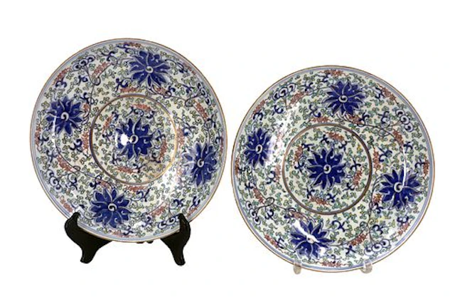 (2) Chinese Qing Dynasty Hand Decorated Plates