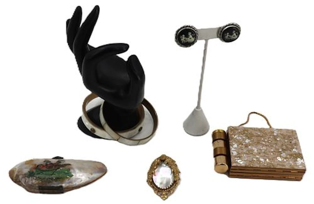 (7) Various Vintage Fashion Accessories