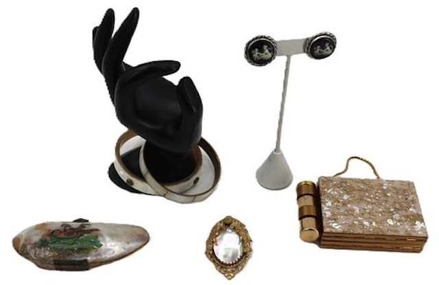 (7) Various Vintage Fashion Accessories