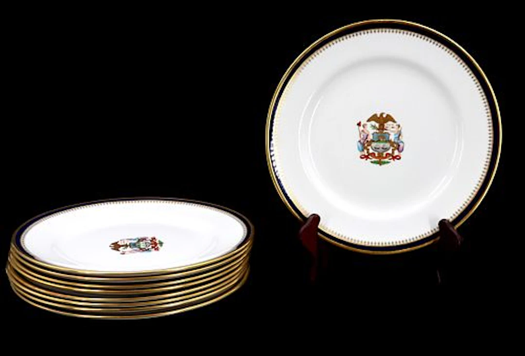 (9) Spode Porcelain Coat of Arms of New York Dinner Plates