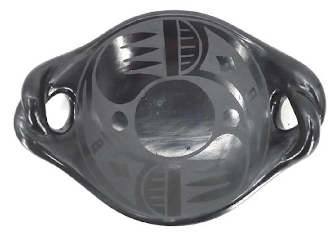 Pablita Chavarria (1915-1979) Pueblo, Santa Clara Blackware Ceramic Tray