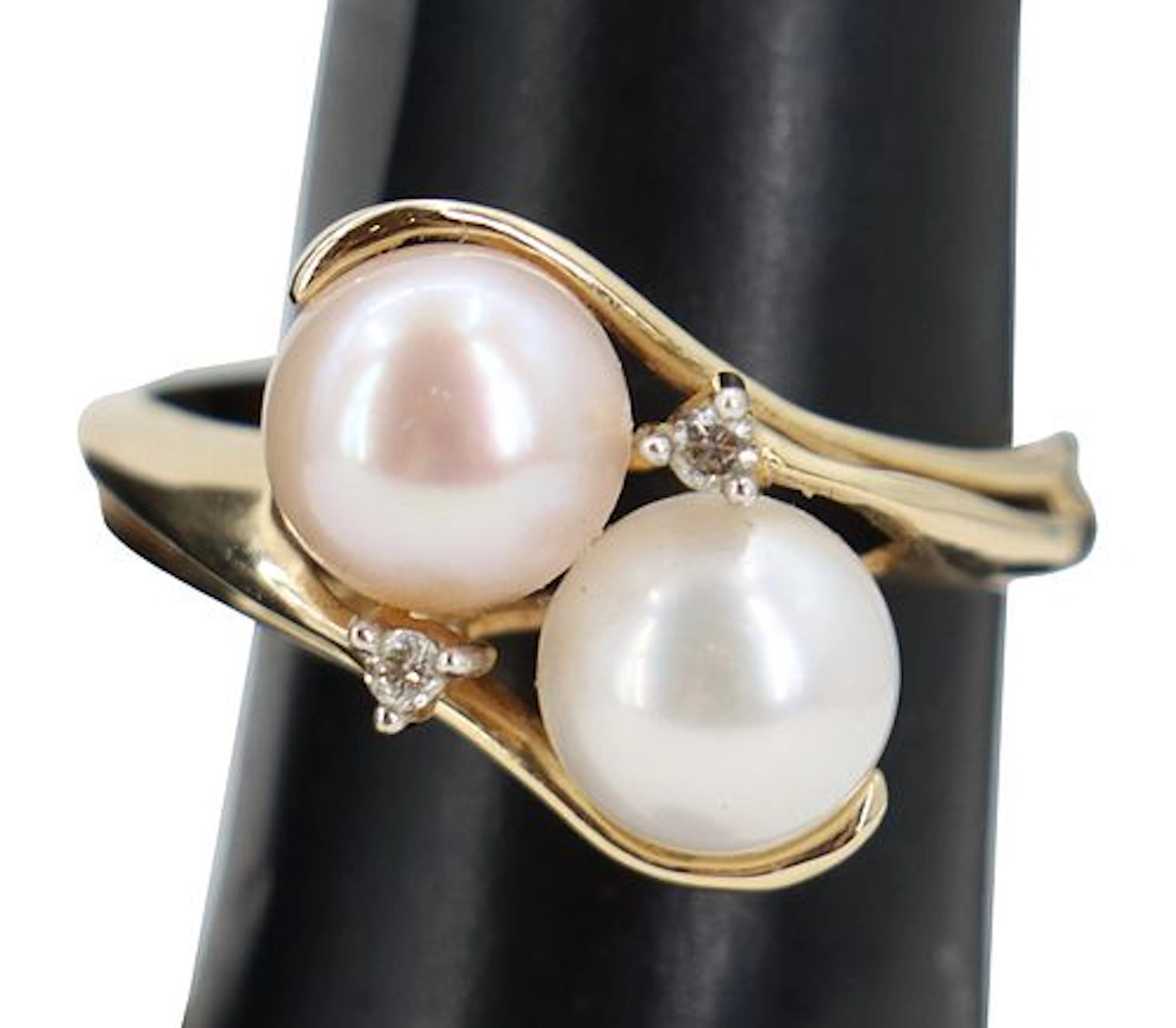14k Gold, Pearl, and Diamond Ring - RS: 7.5 - Gross 3.5 g.
