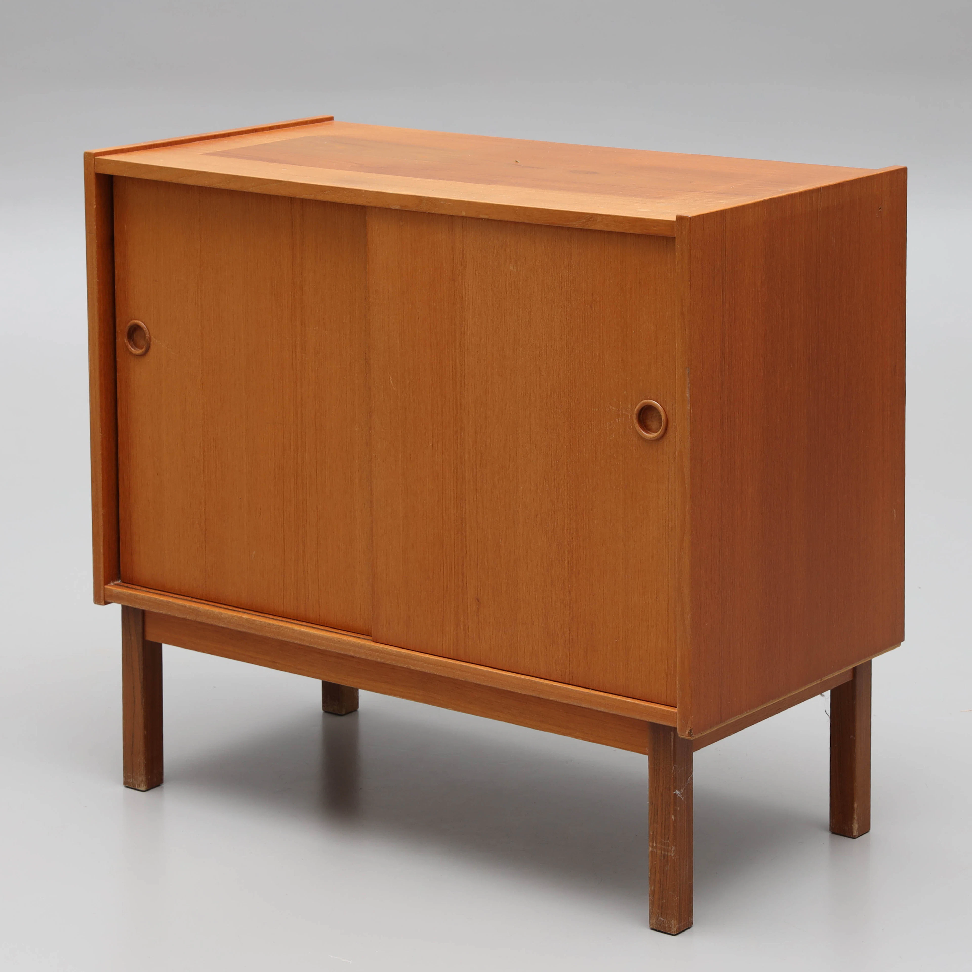 SKÅP, fanerat i teak, 1950/60-tal.