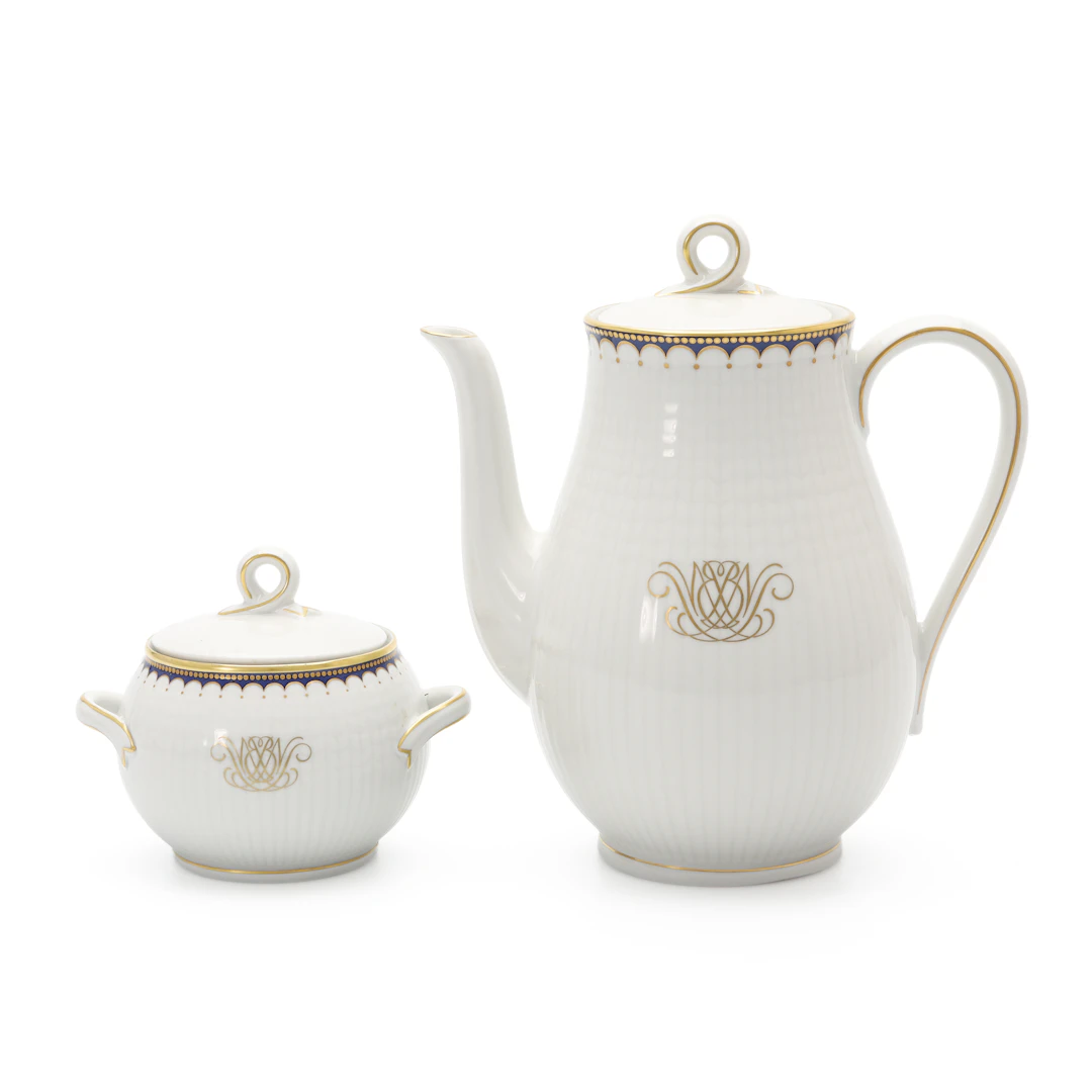 LOUISE ADELBORG. Kaffekanna och sockerskål, 2 delar, porslin, "Svenska