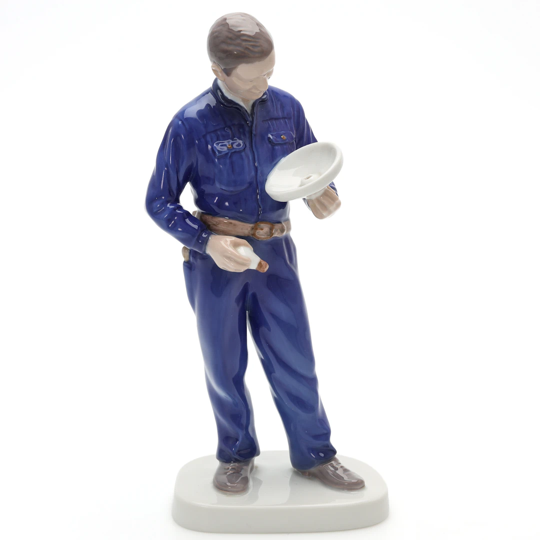 SVEND JESPERSEN. Figurin, porslin, Elektriker, modell 2428, Bing &