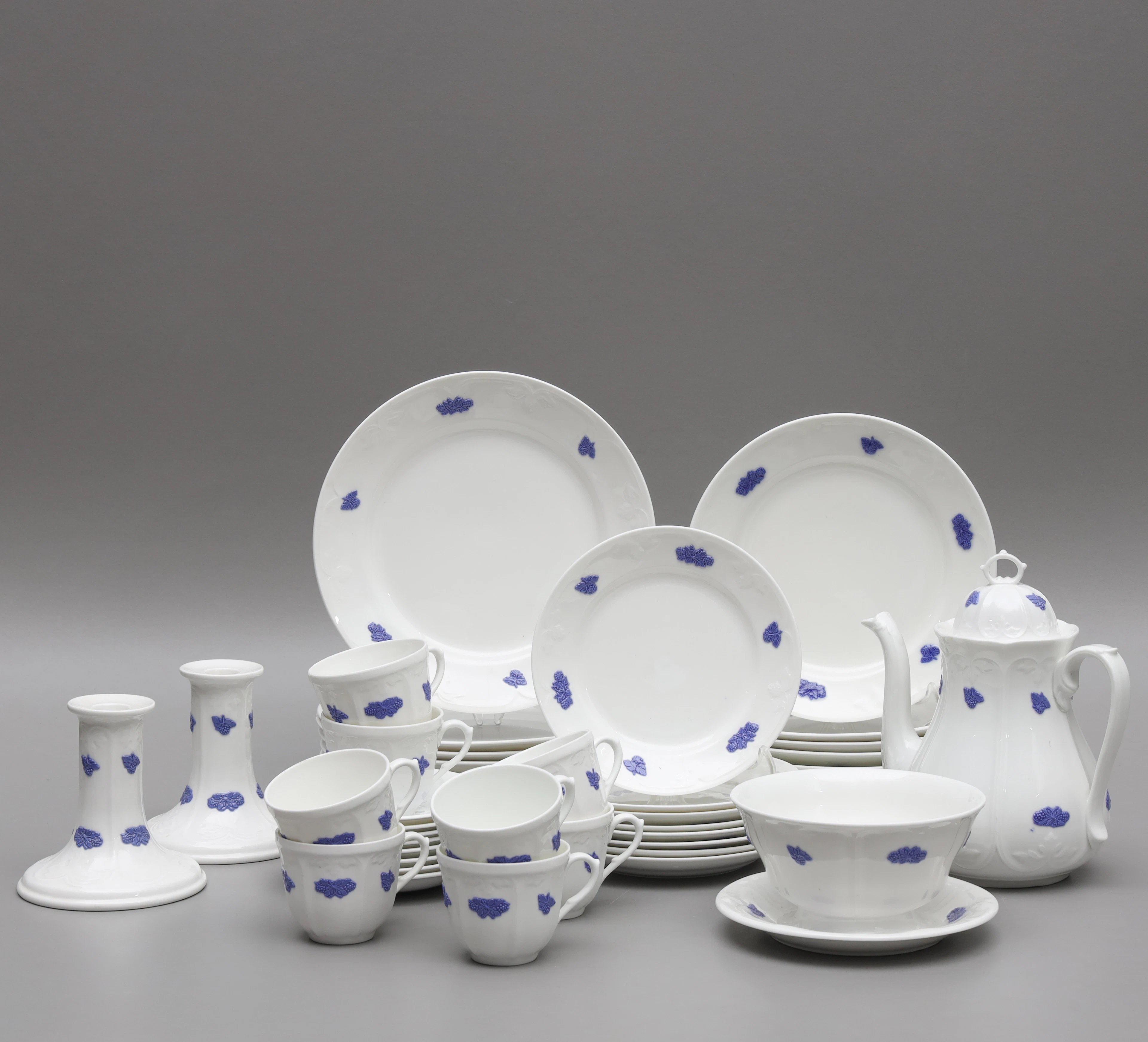 Servisdelar, 43 delar, porslin, "Blå Blom", Gustavsberg.