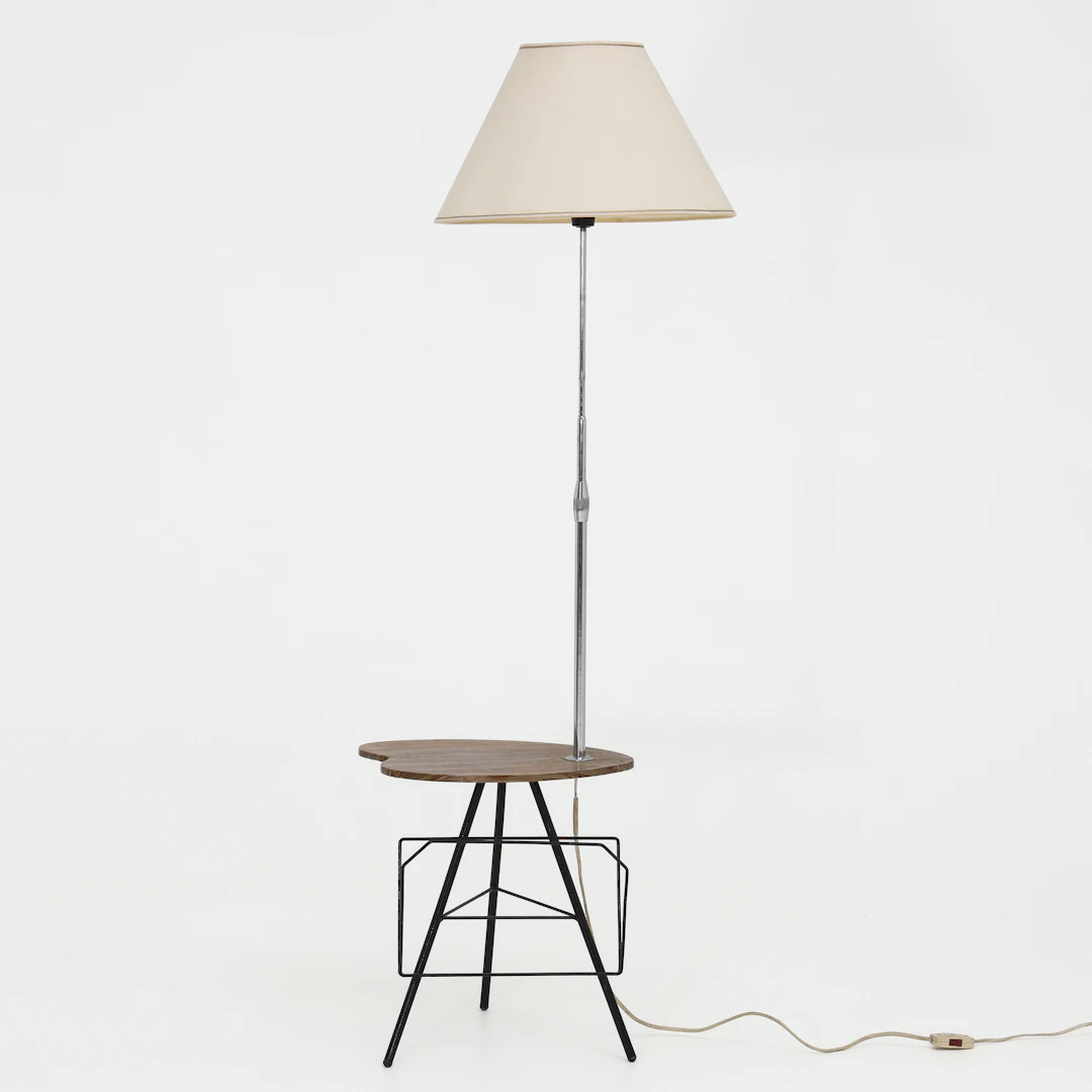 GOLVLAMPA, med bord och tidningsställ, 1950/60-tal.