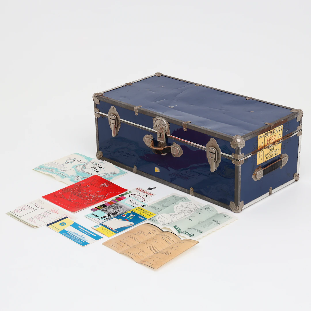 KOFFERT, 1960-tal, "Svenska Amerika linjen", samt memorabilia från resan.