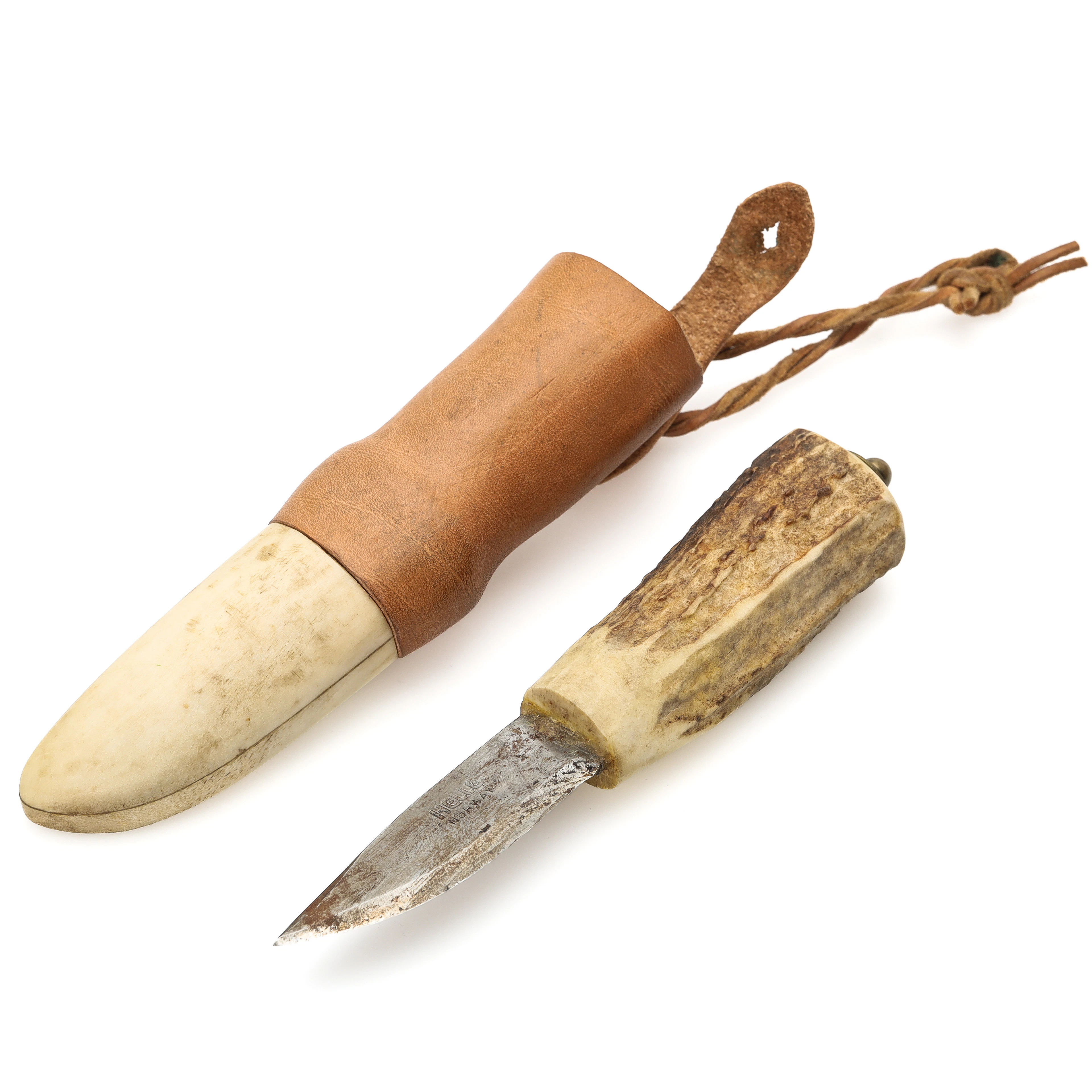 KNIV, horn, handgjord, "Helle" , Norge.