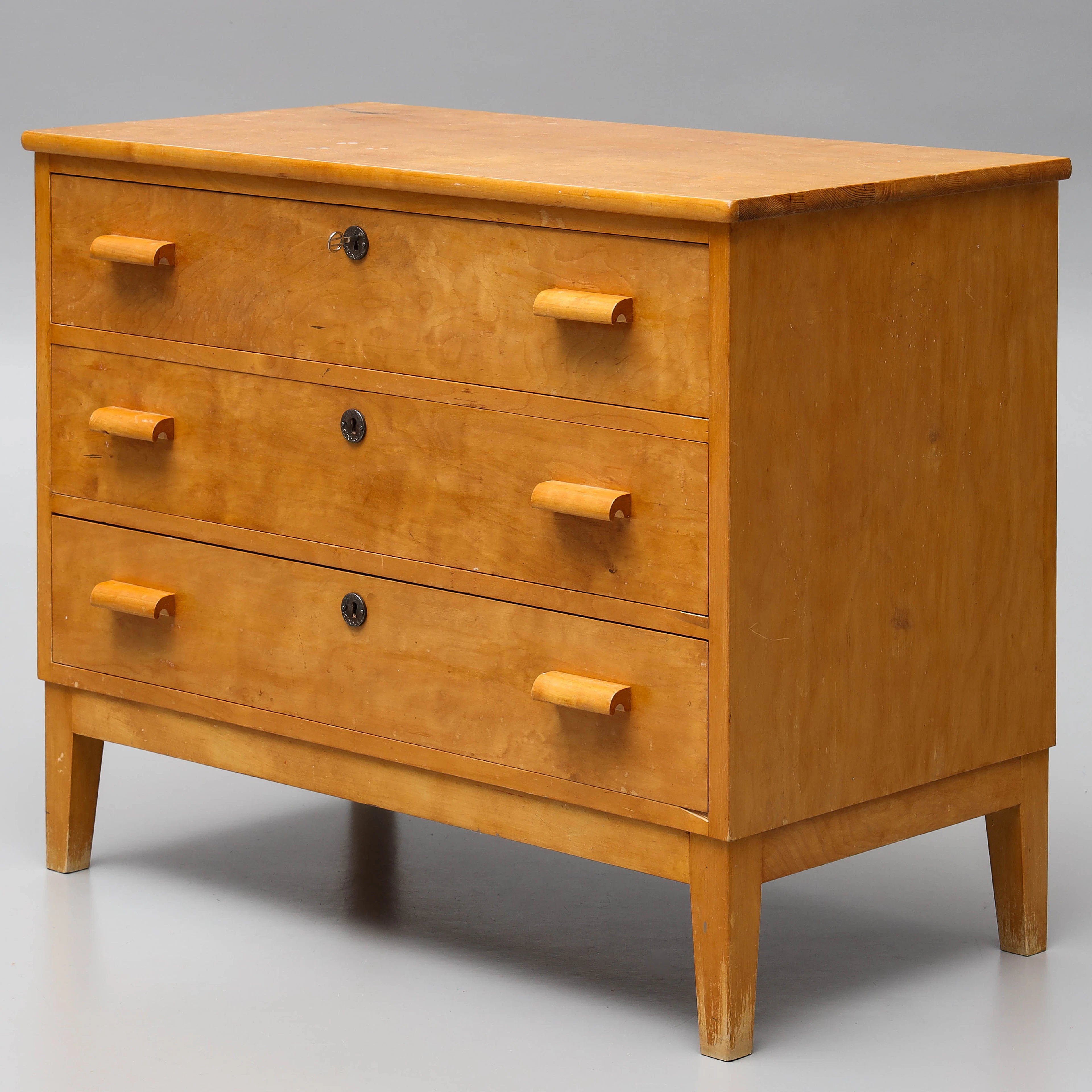 BYRÅ, fanérad i björk, 1930/40-tal.