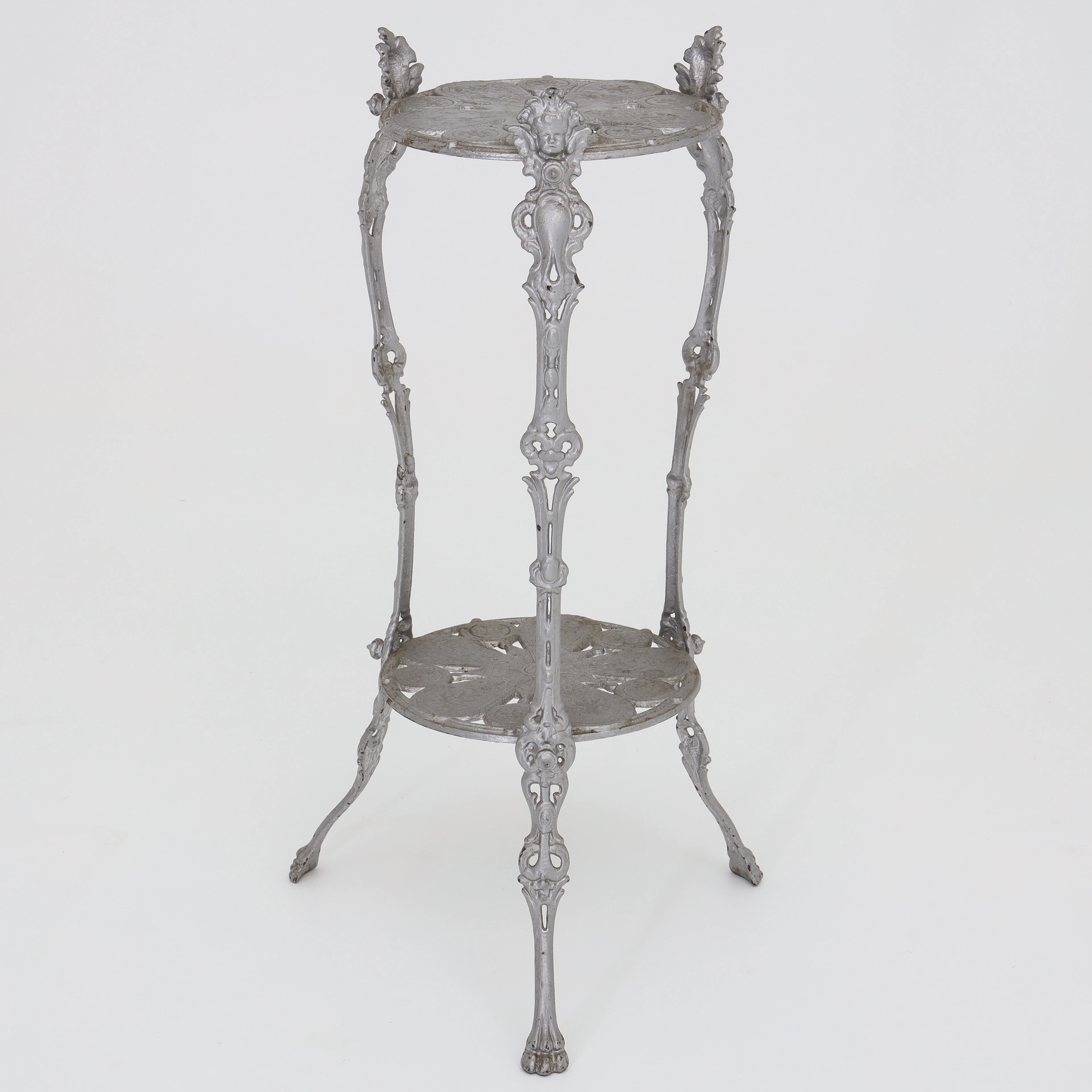 PIDESTAL, gjuten metall, 1900-talets senare del.
