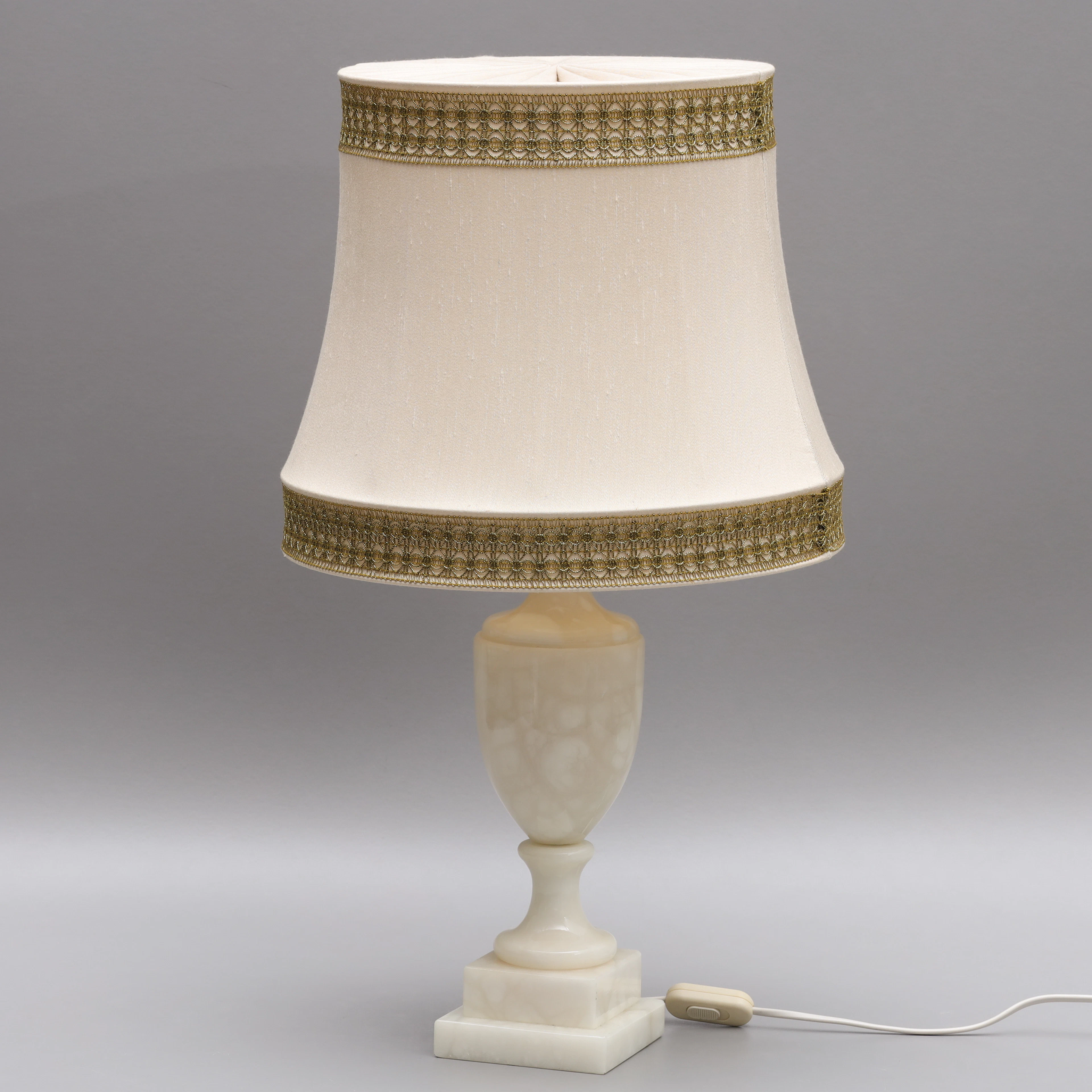 BORDSLAMPA, alabaster, Italien, 1900-tal.