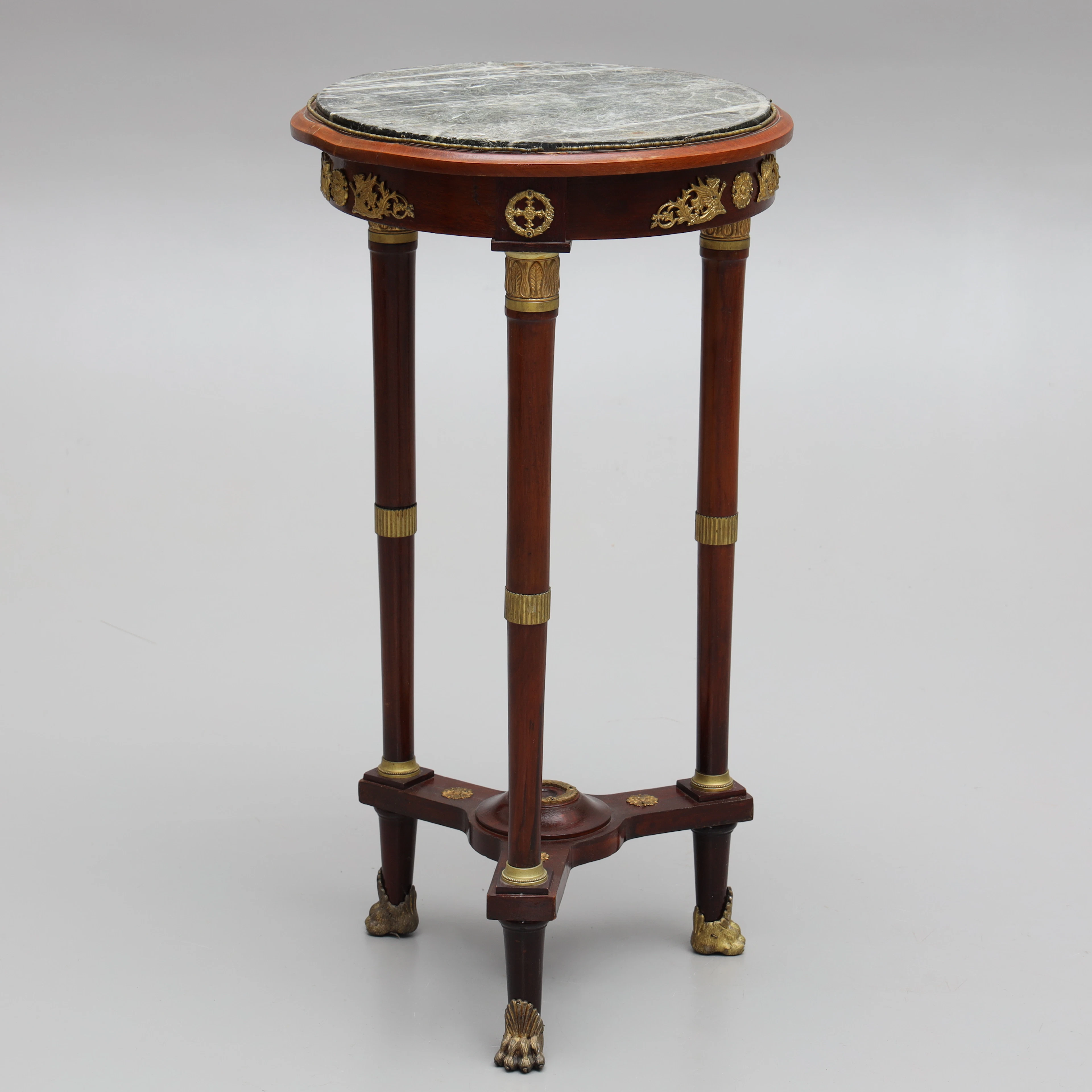 SIDOBORD, toppskiva i marmor, empire stil, 1900-tal.