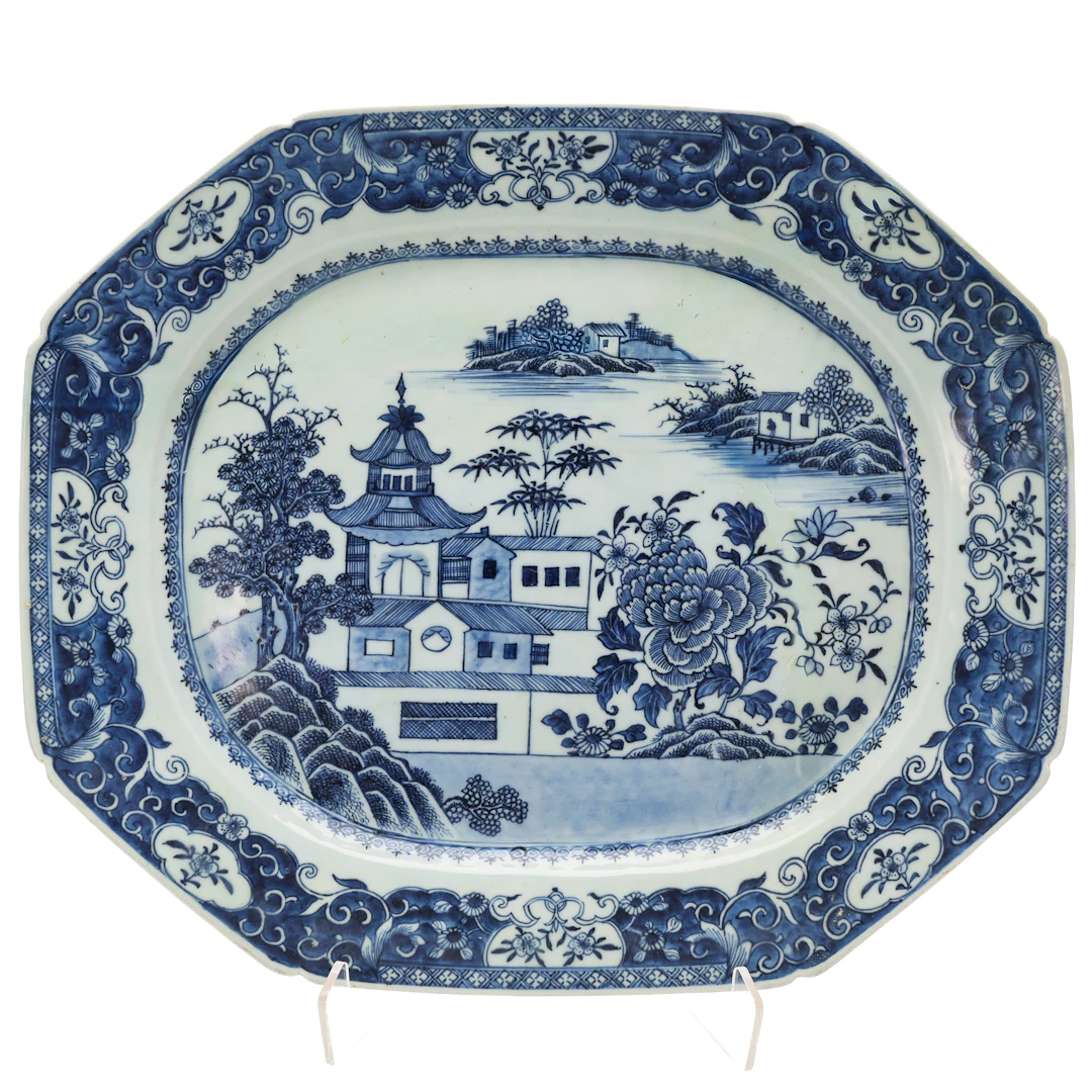 STEKFAT, porslin, underglasyr i blått, flodlandskap, Kina, 1700/1800-tal.
