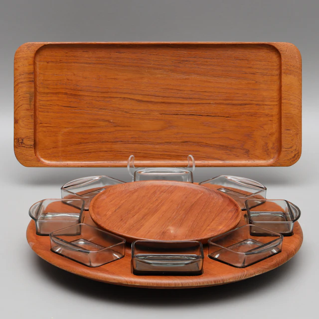 SERVERINGSBRICKA, samt bricka, serveringsbricka snurrbar, teak & glas