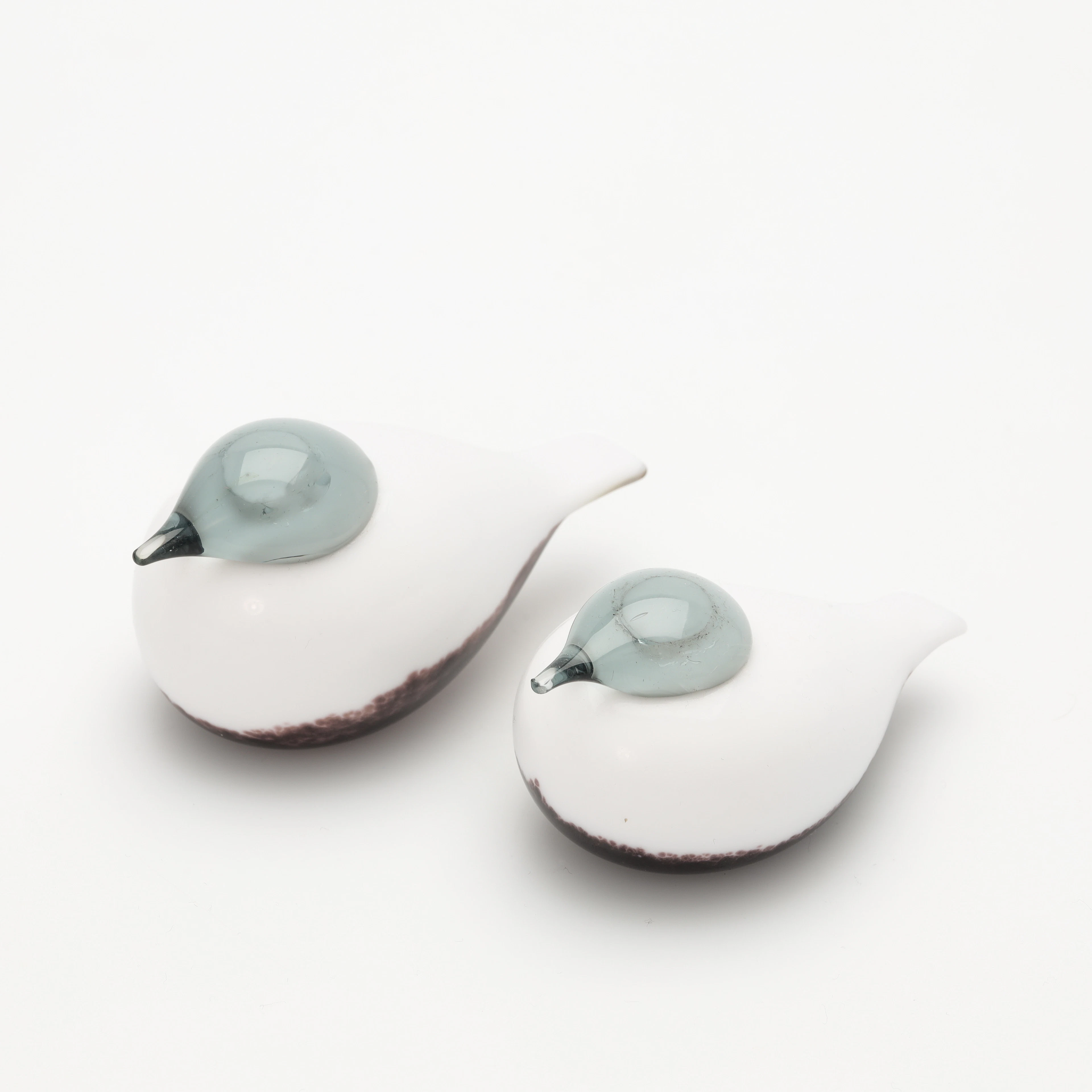 OIVA TOIKKA. Fåglar, 2 st, "Haahka", signerade, Iittala, Finland.