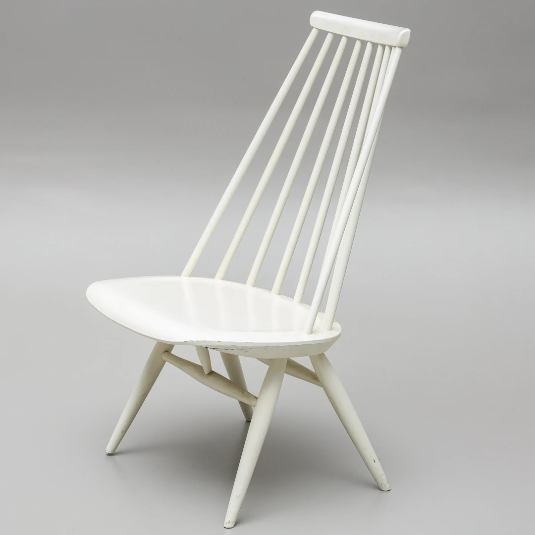ILMARI TAPIOVAARA. stol, vitlackad, "Mademoiselle", brännmärkt Edsbyverken